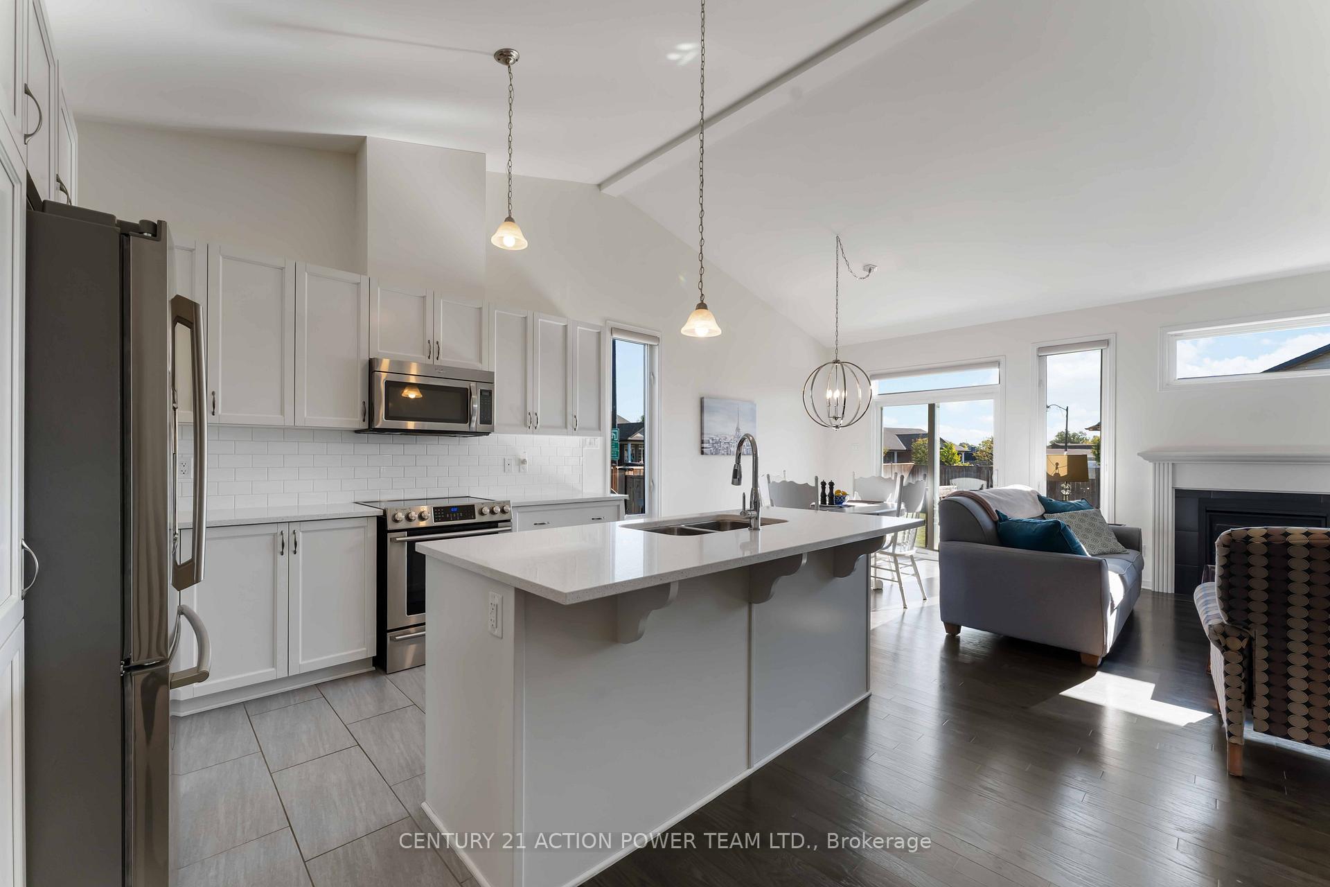 Photo 6 of 222 Cedarstone Street, Ottawa, Richmond — HOMEH