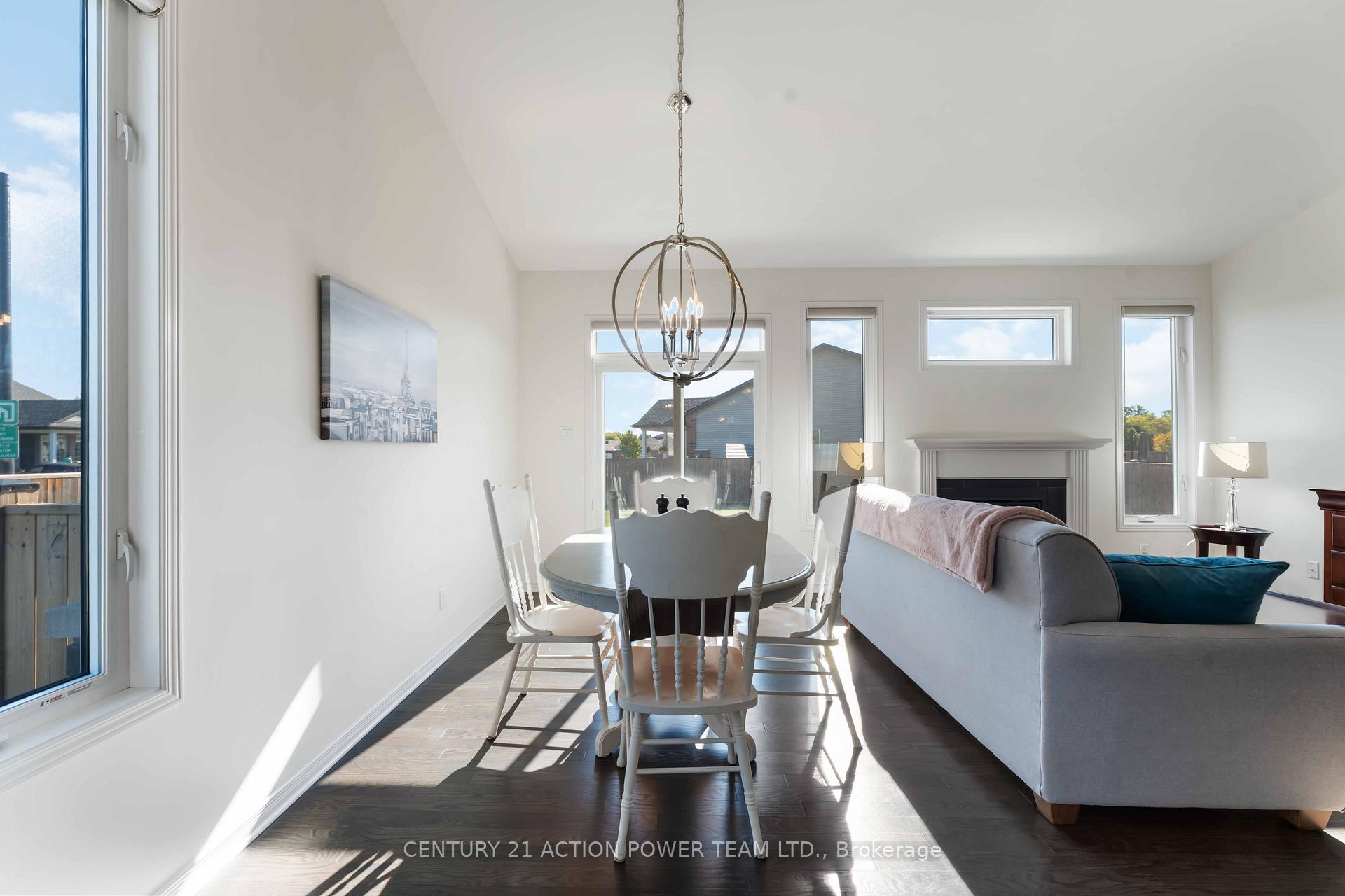 Photo 14 of 222 Cedarstone Street, Ottawa, Richmond — HOMEH