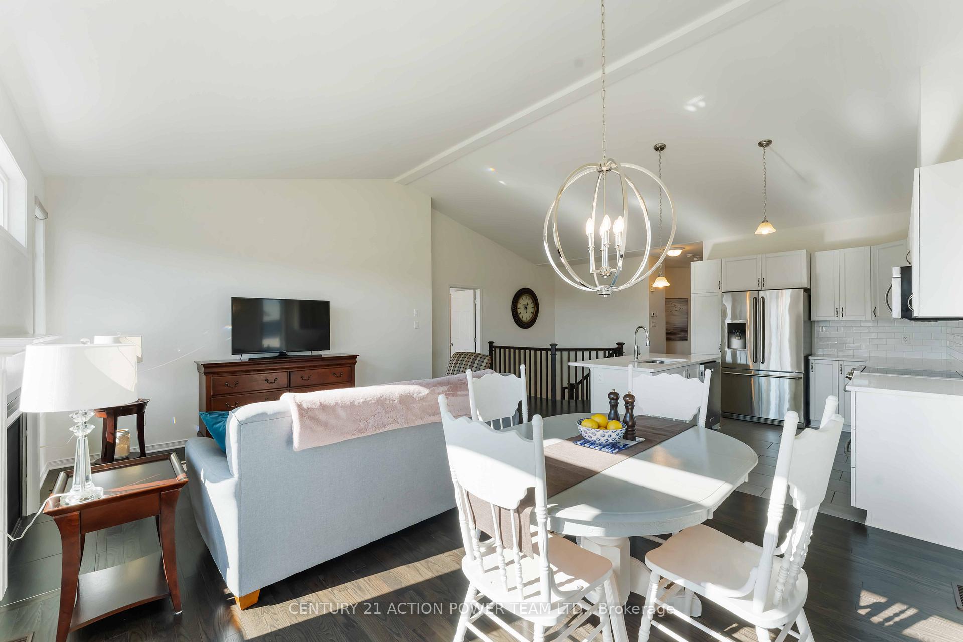 Photo 15 of 222 Cedarstone Street, Ottawa, Richmond — HOMEH
