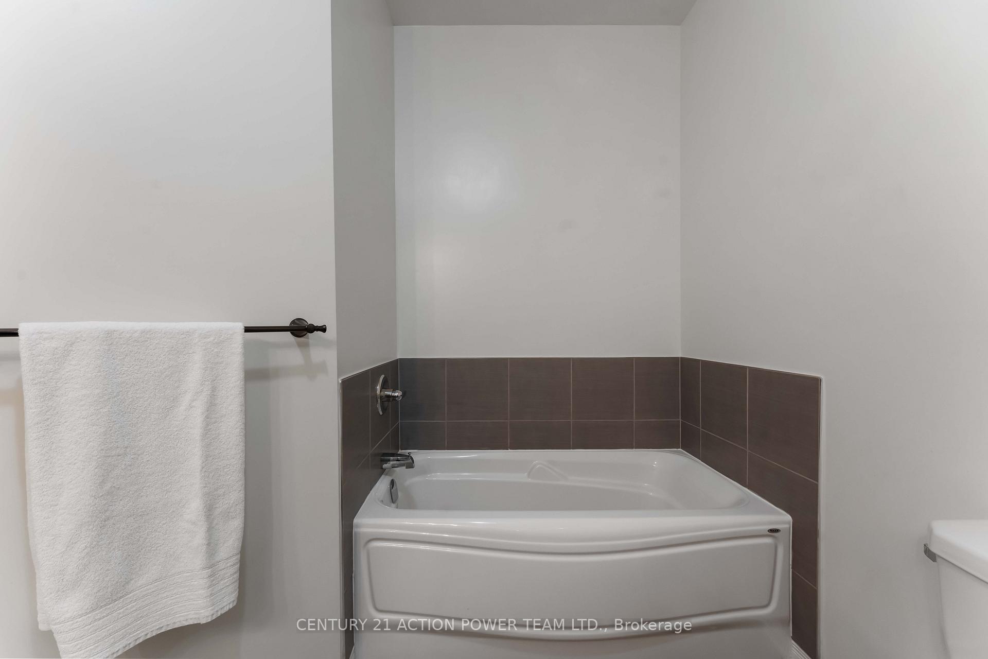 Photo 25 of 222 Cedarstone Street, Ottawa, Richmond — HOMEH