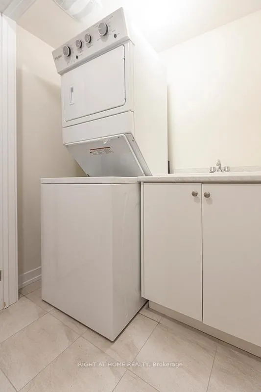 Photo 7 of 42 Dandara Gate, Vaughan, Steeles West Industrial — HOMEH
