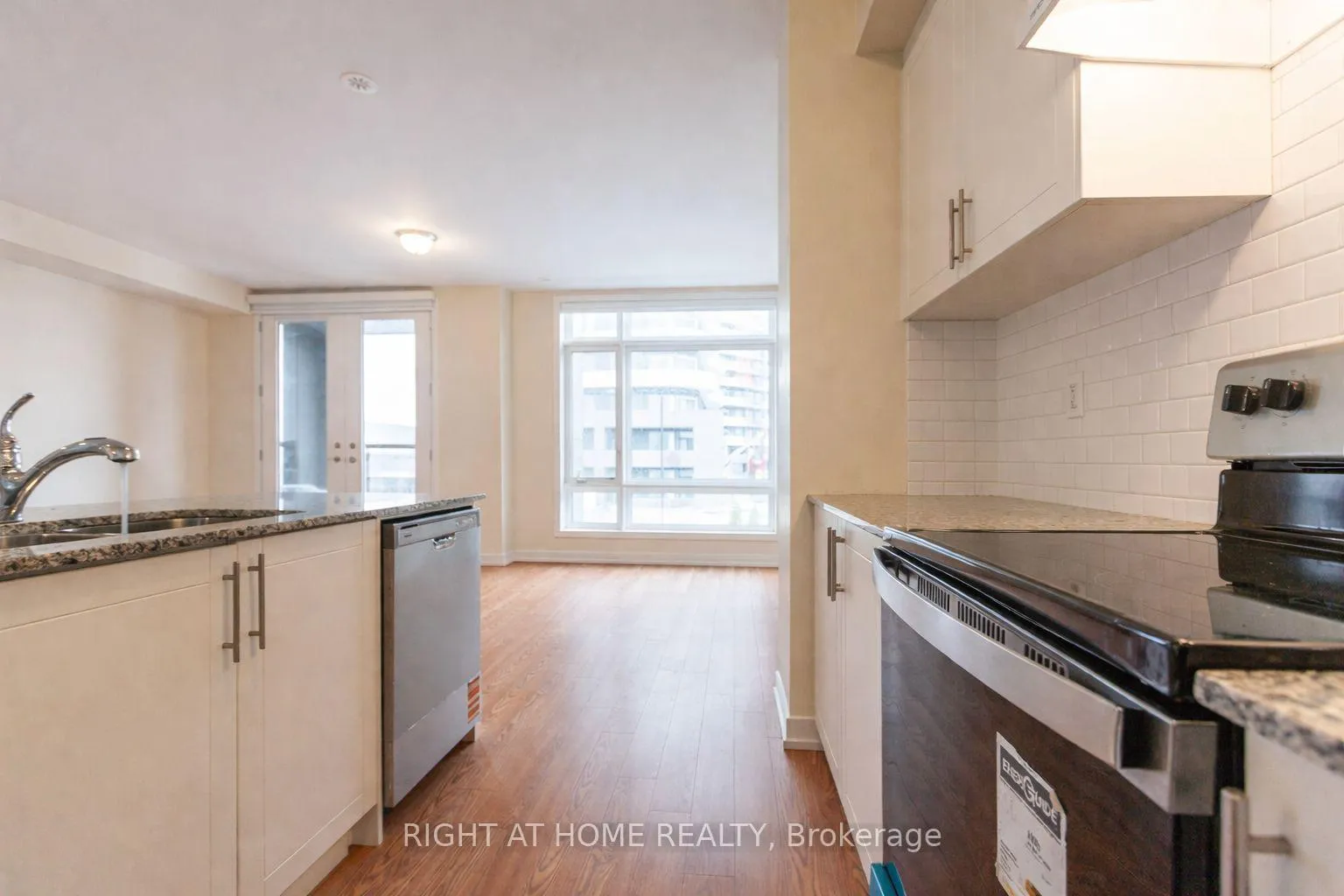Photo 11 of 42 Dandara Gate, Vaughan, Steeles West Industrial — HOMEH