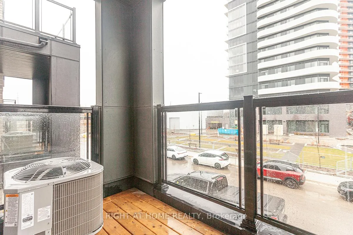 Photo 18 of 42 Dandara Gate, Vaughan, Steeles West Industrial — HOMEH