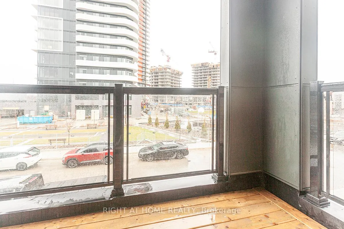 Photo 19 of 42 Dandara Gate, Vaughan, Steeles West Industrial — HOMEH