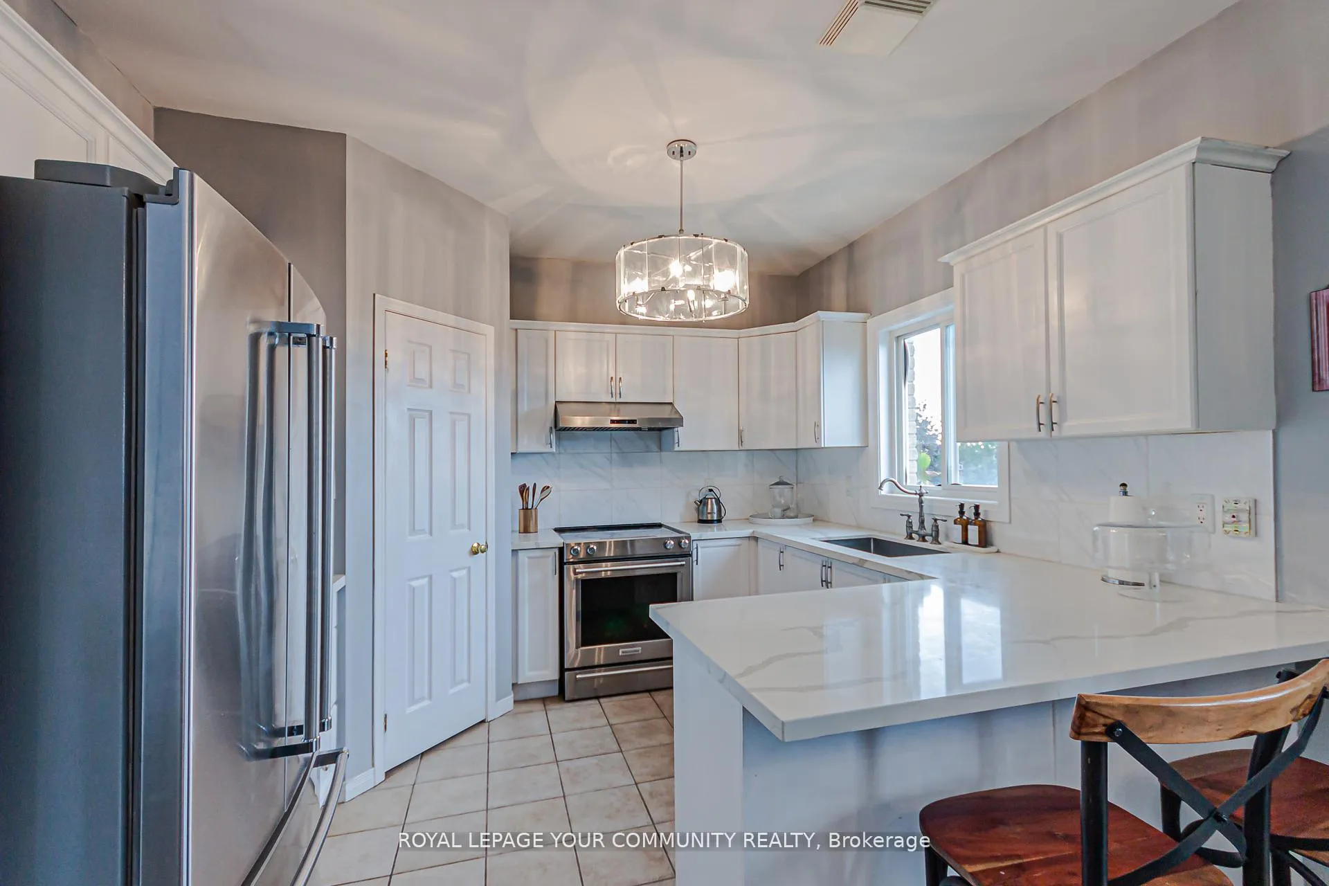 Photo 12 of 1516 Skyview Street, Oshawa, Taunton — HOMEH