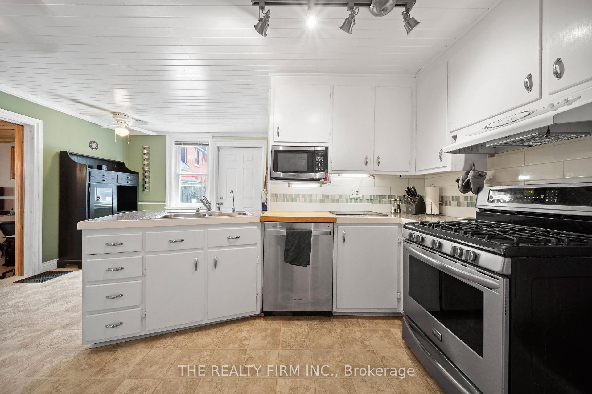 Photo 22 of 43 Southwick Street, St. Thomas — HOMEH
