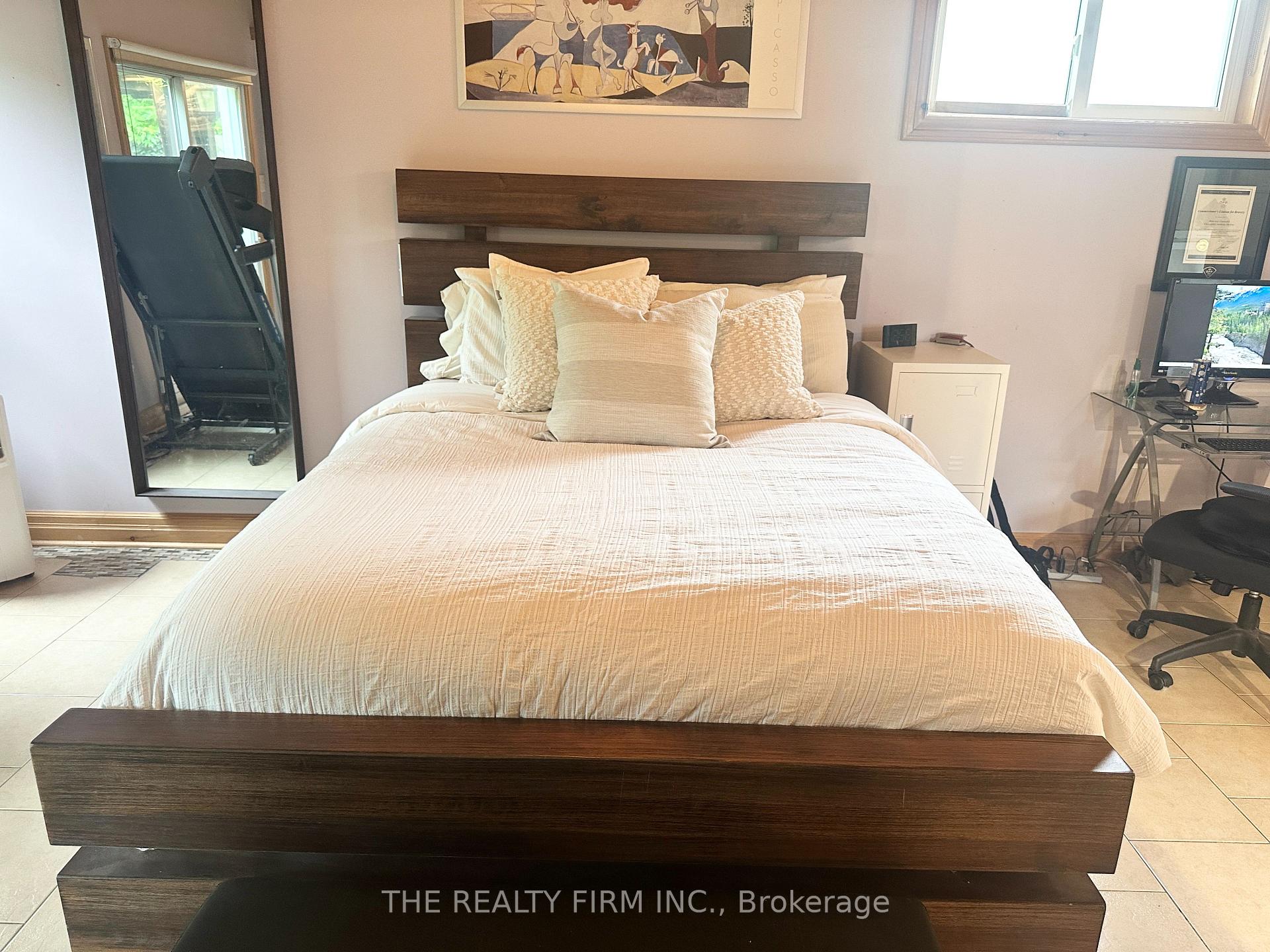Photo 32 of 43 Southwick Street, St. Thomas — HOMEH