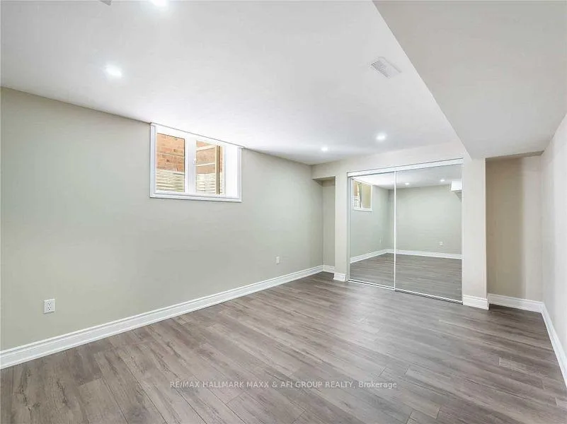 Photo 6 of 661 Mcgregor Farm Lower Trail, Newmarket, Glenway Estates — HOMEH