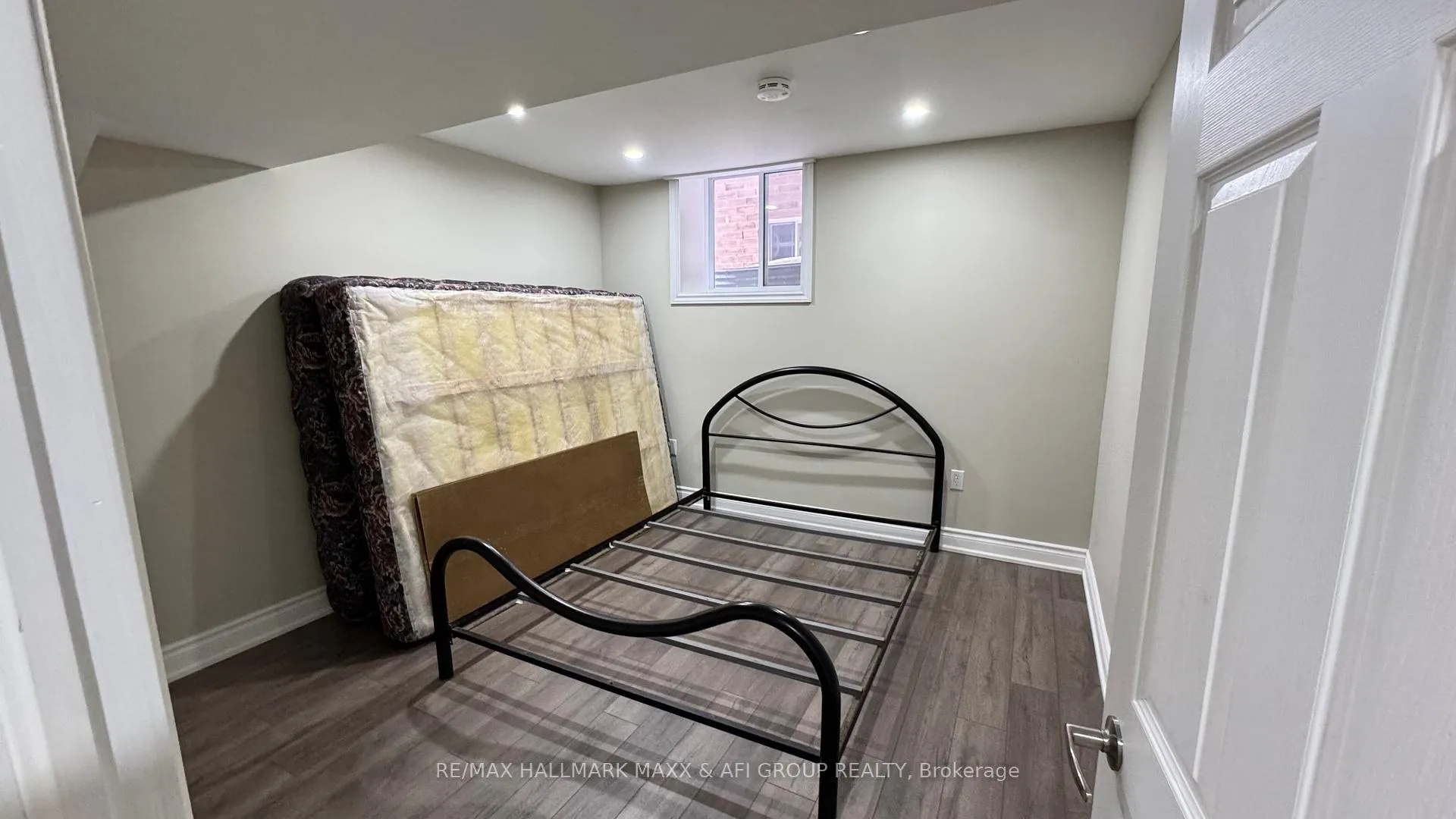 Photo 16 of 661 Mcgregor Farm Lower Trail, Newmarket, Glenway Estates — HOMEH