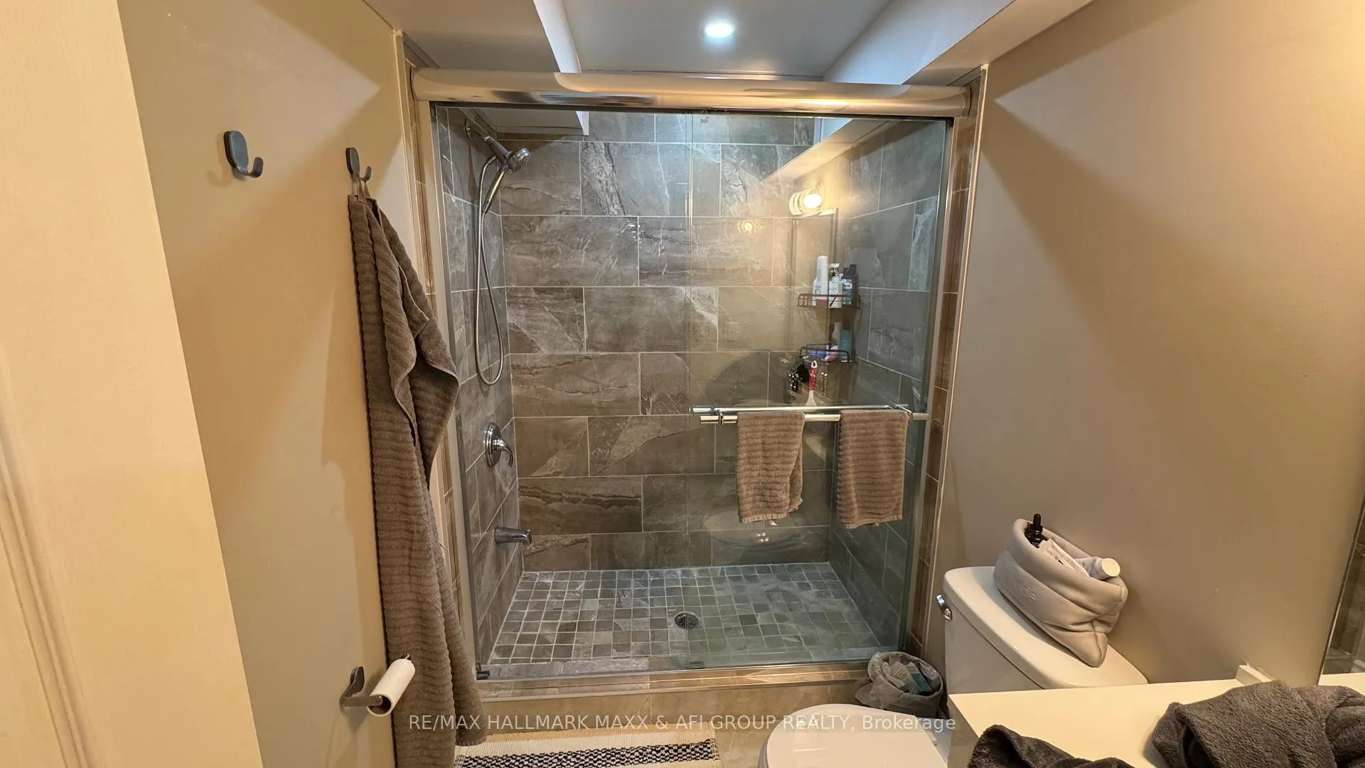 Photo 19 of 661 Mcgregor Farm Lower Trail, Newmarket, Glenway Estates — HOMEH