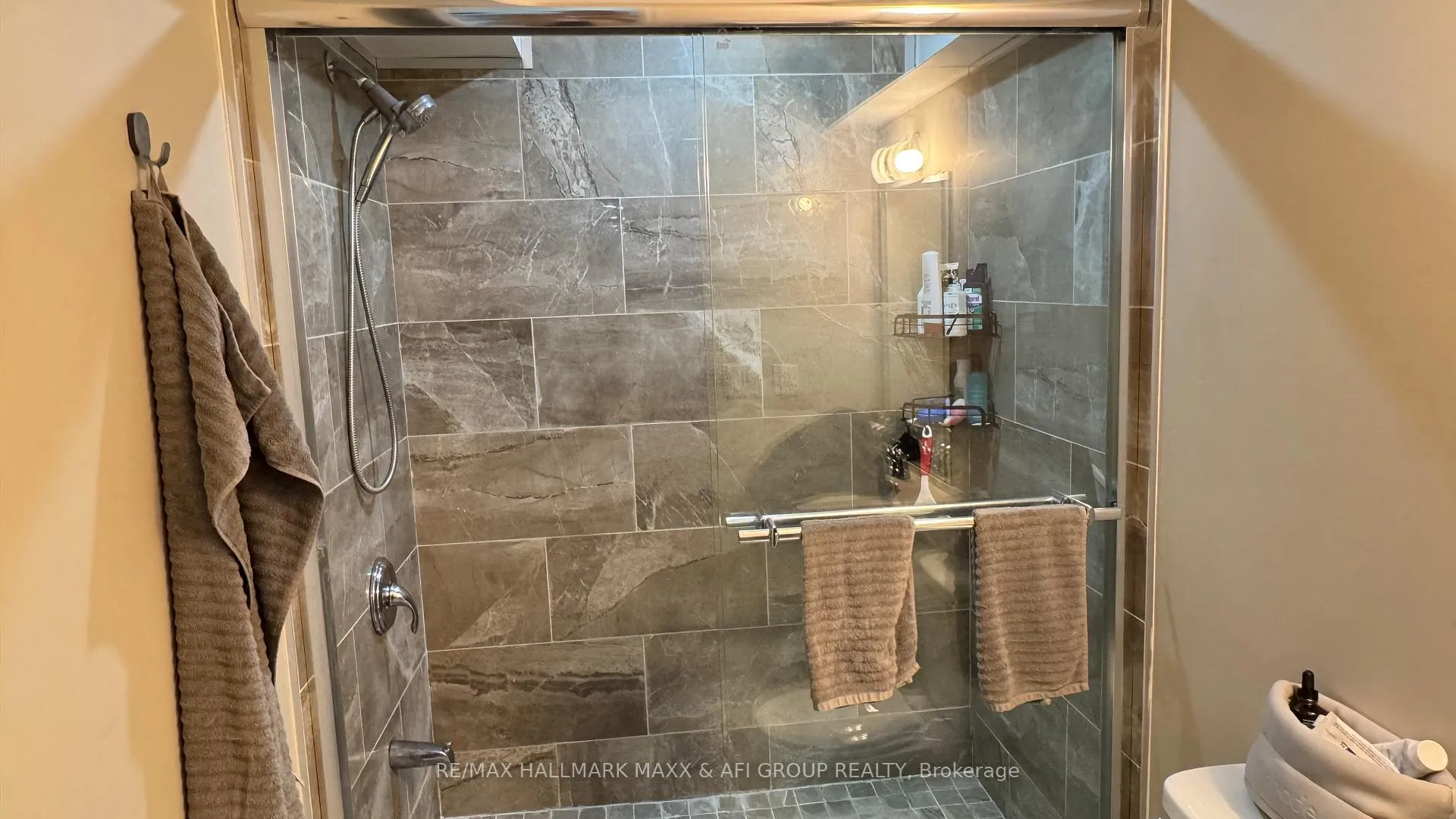 Photo 20 of 661 Mcgregor Farm Lower Trail, Newmarket, Glenway Estates — HOMEH