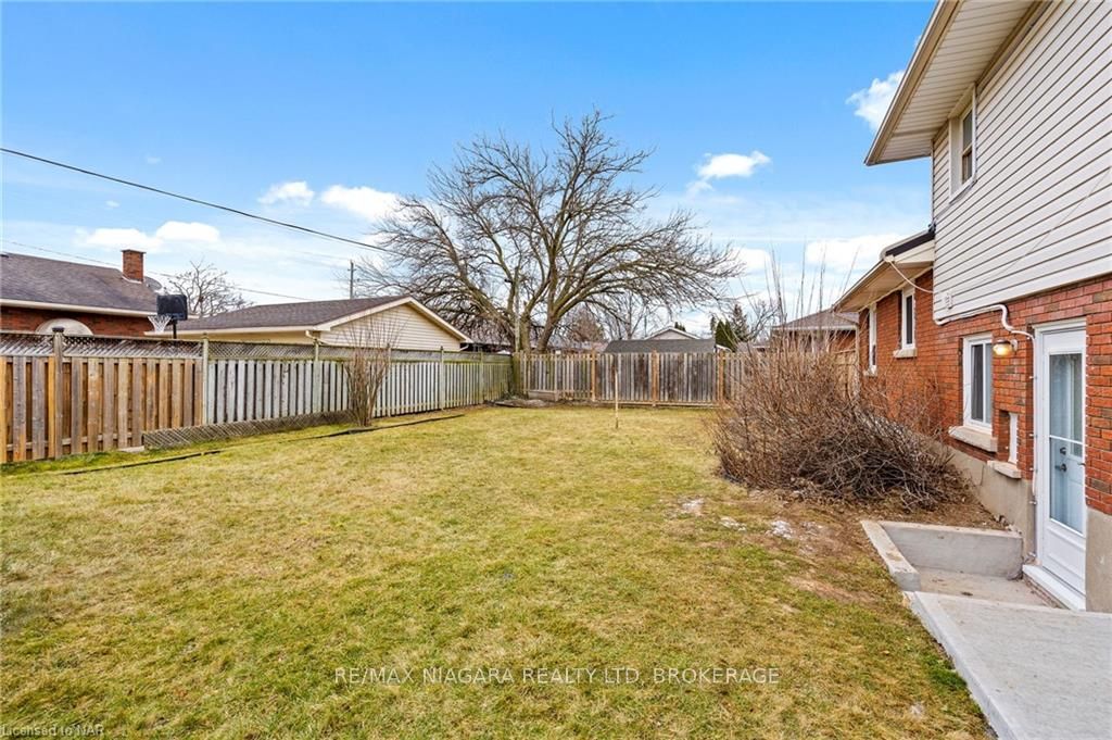 Photo 10 of 14B Glencairn Drive, St. Catharines, Bunting/Linwell — HOMEH