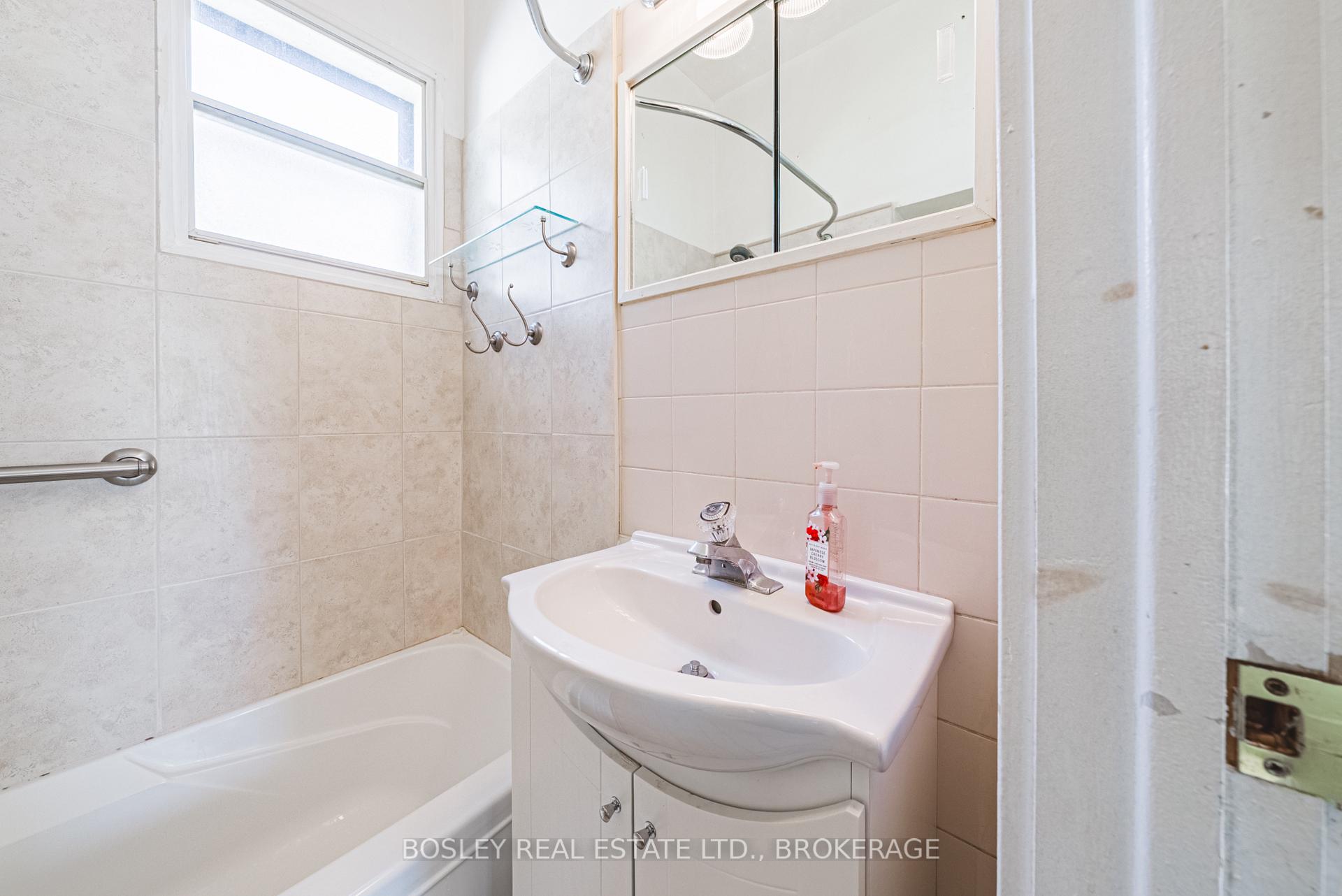 Photo 16 of 14 George Street, St. Catharines, Downtown — HOMEH