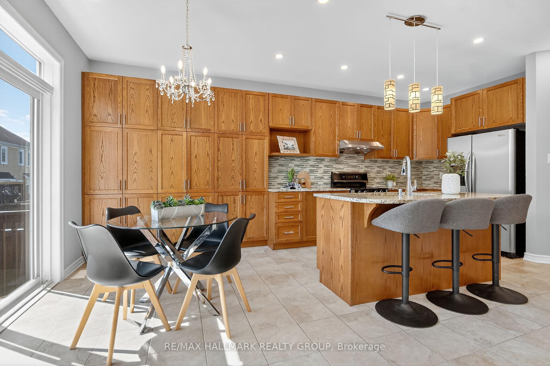 Photo 12 of 372 Gallantry Way, Ottawa, Stittsville (North) — HOMEH