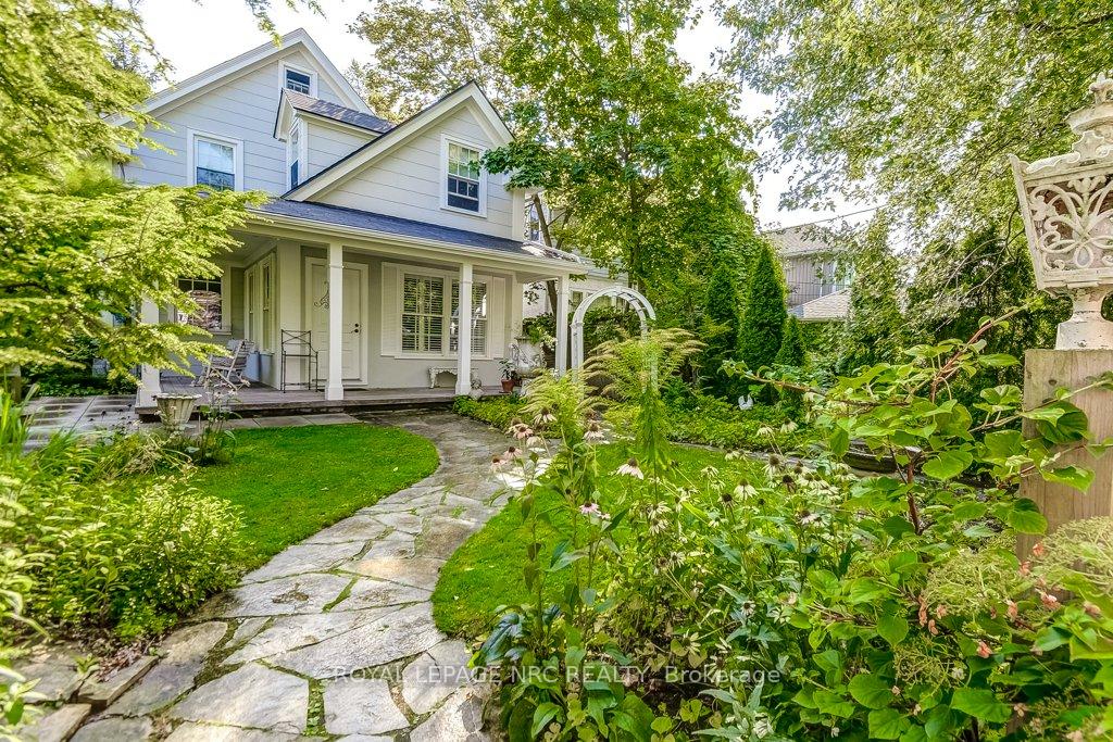 Photo 3 of 2 Pinehill Road, St. Catharines, Old Glenridge — HOMEH