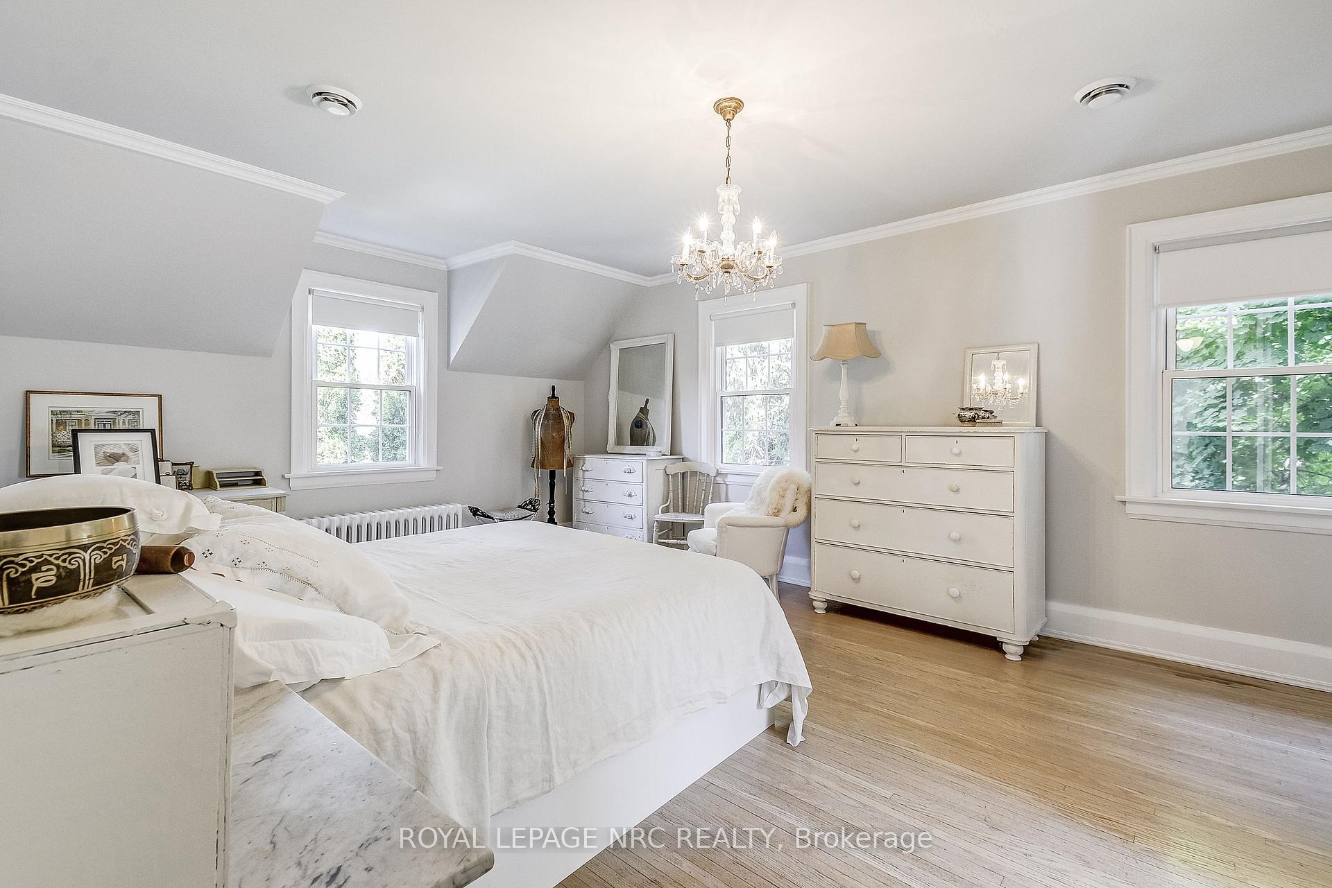 Photo 26 of 2 Pinehill Road, St. Catharines, Old Glenridge — HOMEH