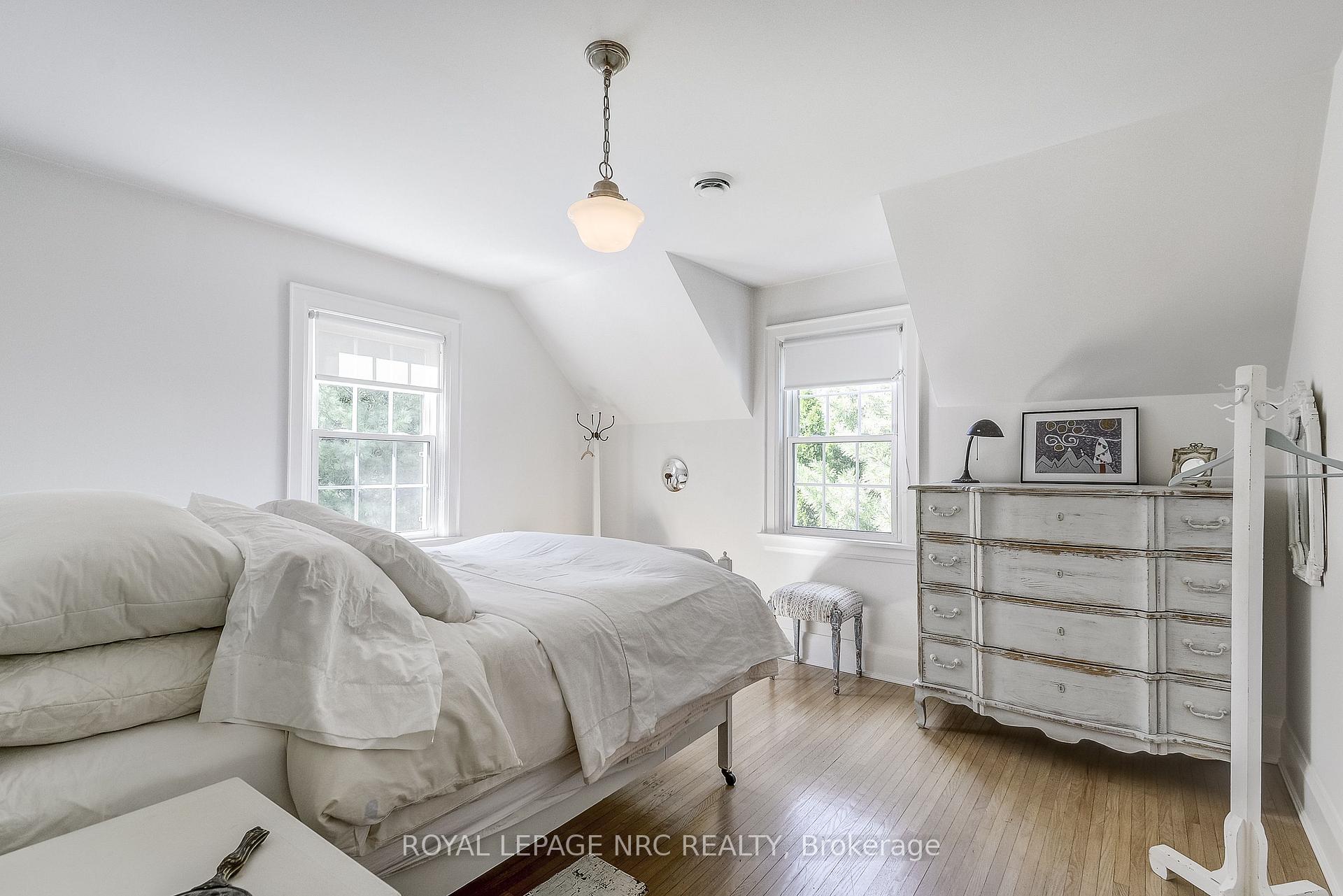 Photo 29 of 2 Pinehill Road, St. Catharines, Old Glenridge — HOMEH