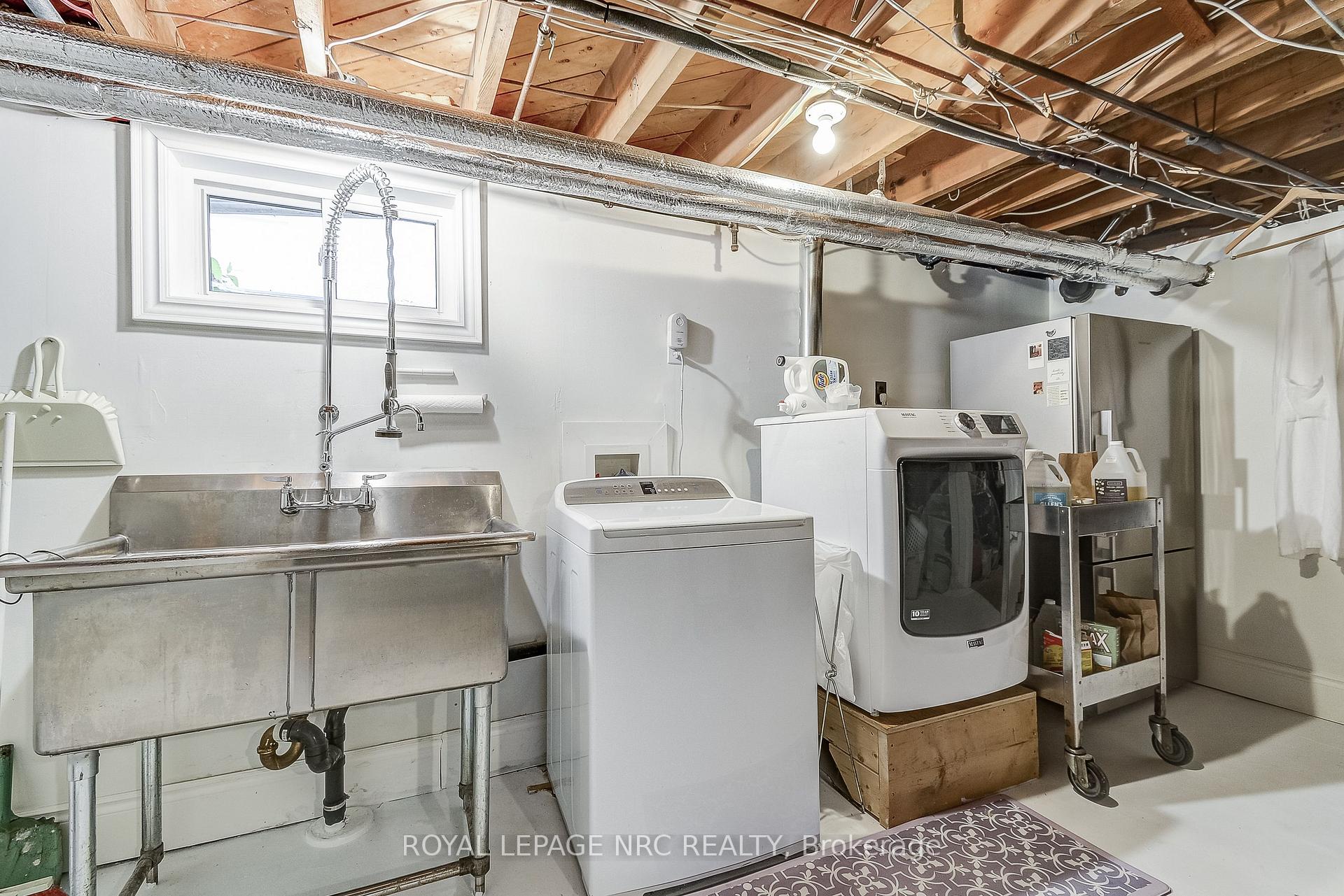 Photo 37 of 2 Pinehill Road, St. Catharines, Old Glenridge — HOMEH