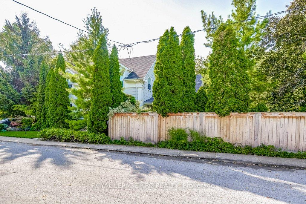 Photo 38 of 2 Pinehill Road, St. Catharines, Old Glenridge — HOMEH