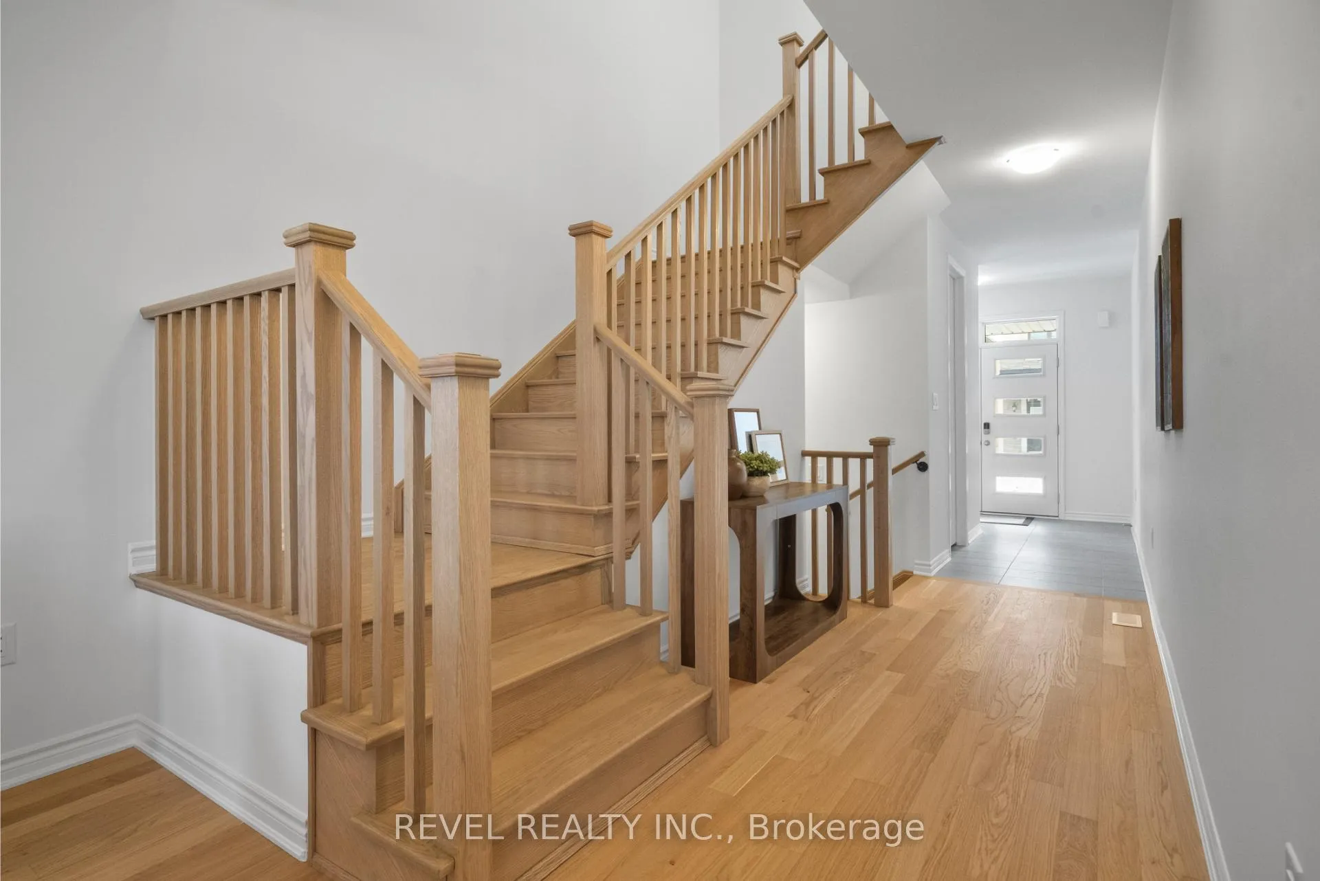 Photo 2 of 1545 Rothbury Crescent, Milton, Bowes — HOMEH