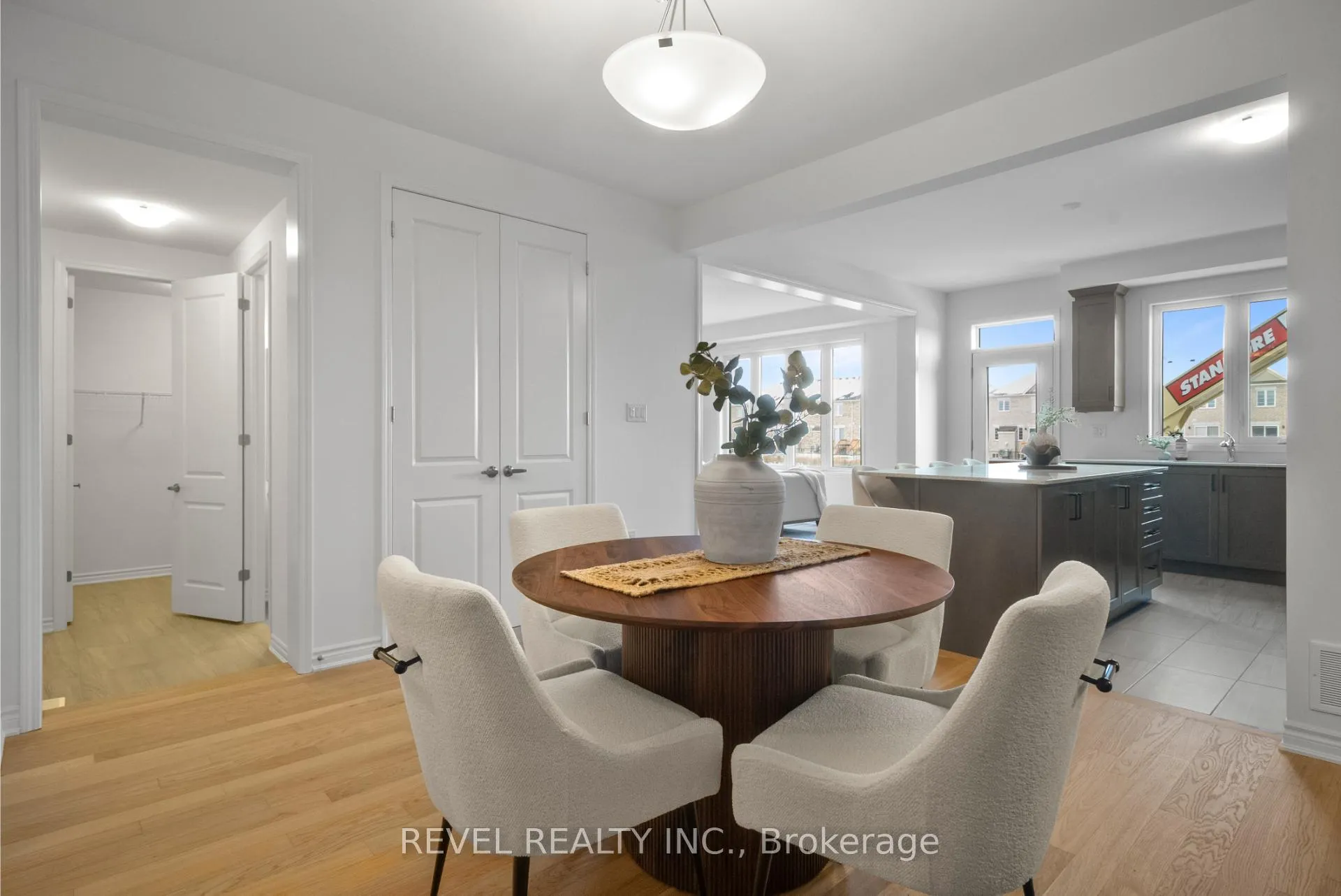 Photo 6 of 1545 Rothbury Crescent, Milton, Bowes — HOMEH