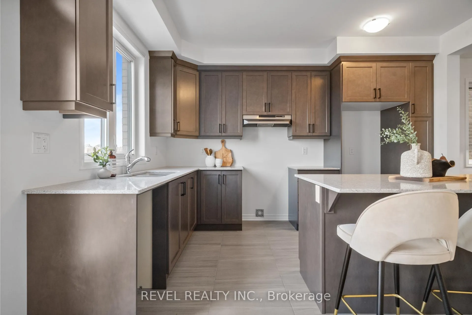 Photo 7 of 1545 Rothbury Crescent, Milton, Bowes — HOMEH