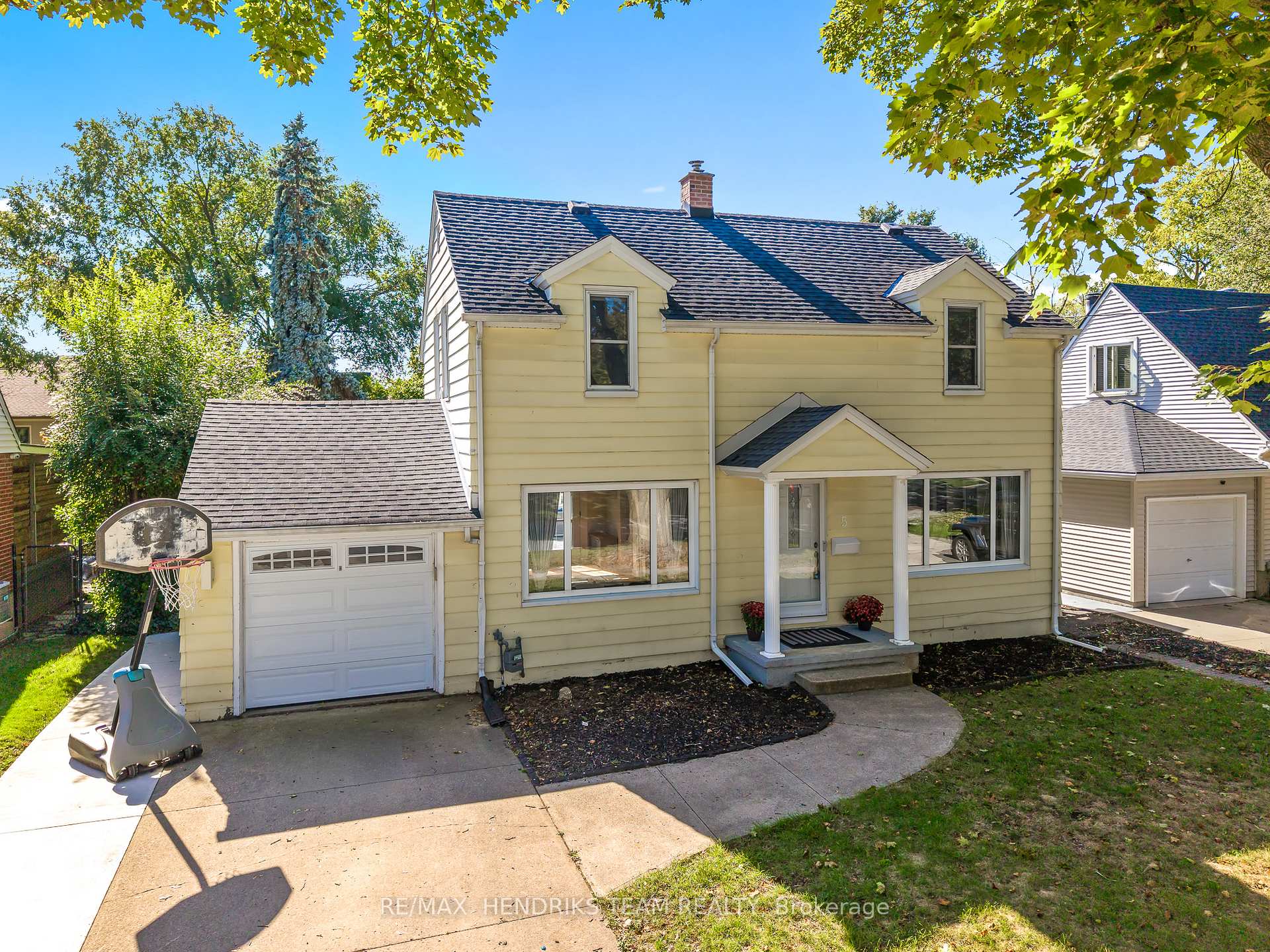 Photo 1 of 5 Maplewood Drive, St. Catharines, Vine/Linwell — HOMEH