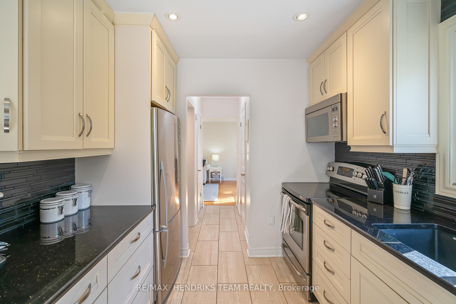 Photo 10 of 5 Maplewood Drive, St. Catharines, Vine/Linwell — HOMEH
