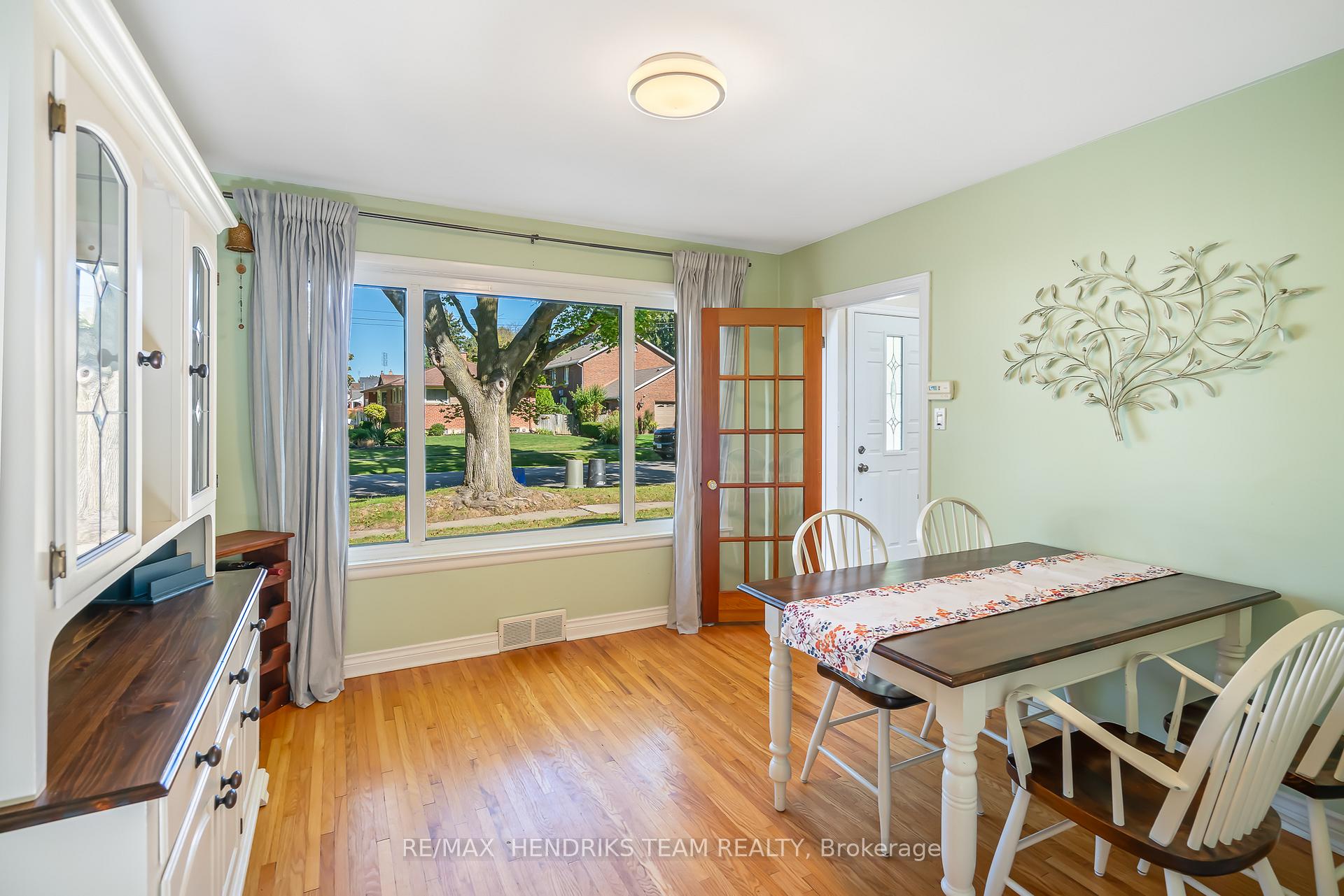 Photo 13 of 5 Maplewood Drive, St. Catharines, Vine/Linwell — HOMEH