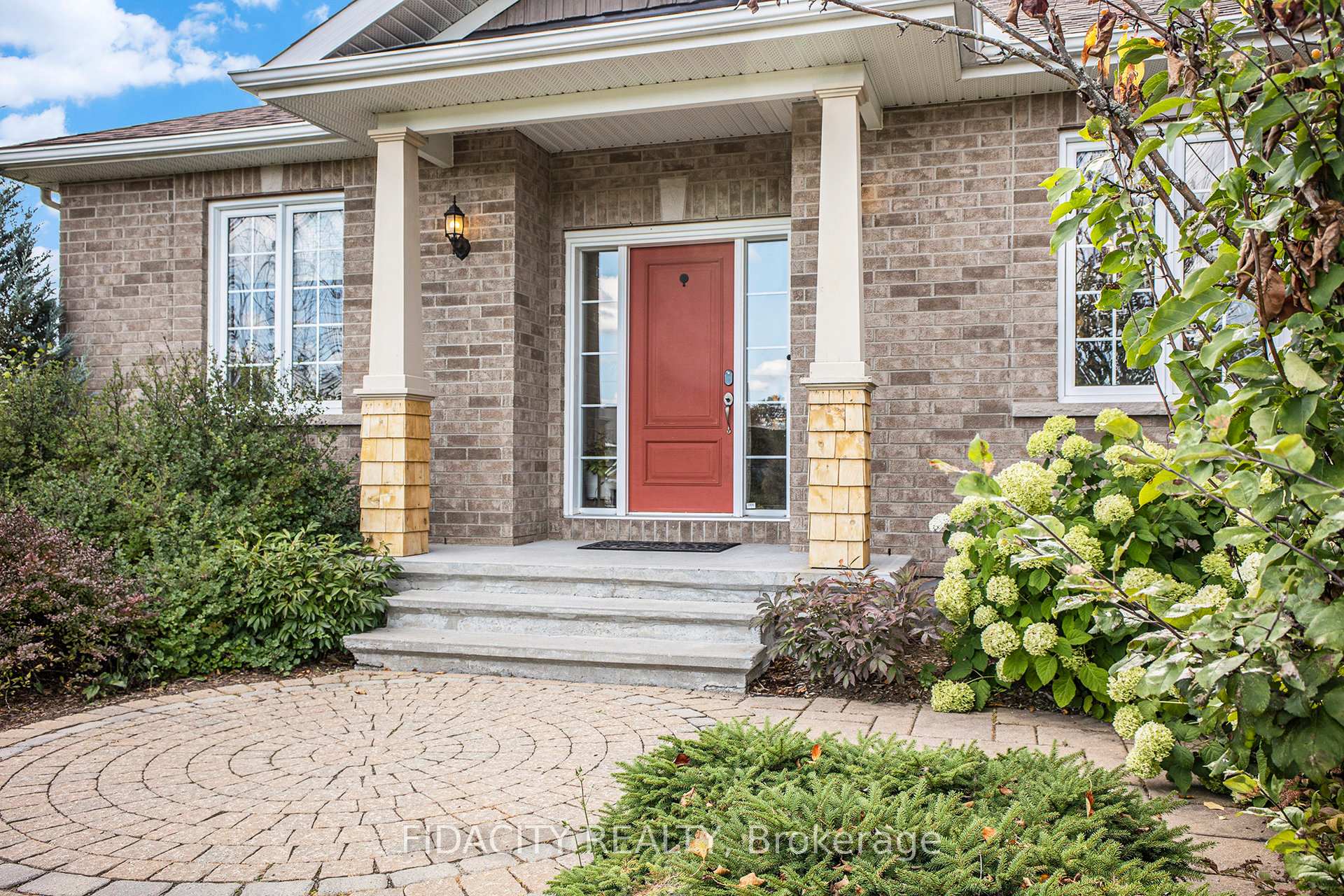 Photo 2 of 16 Canadian Drive, Ottawa, Remainder of Stittsville & Area — HOMEH