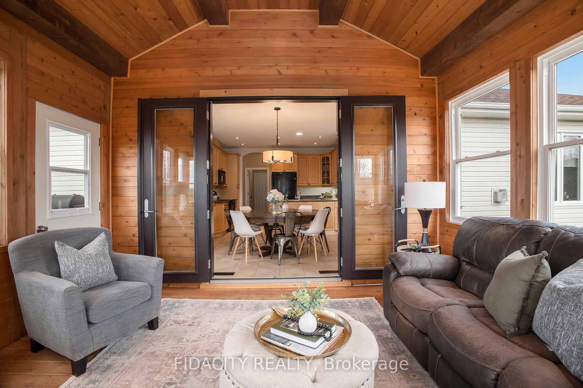 Photo 10 of 16 Canadian Drive, Ottawa, Remainder of Stittsville & Area — HOMEH