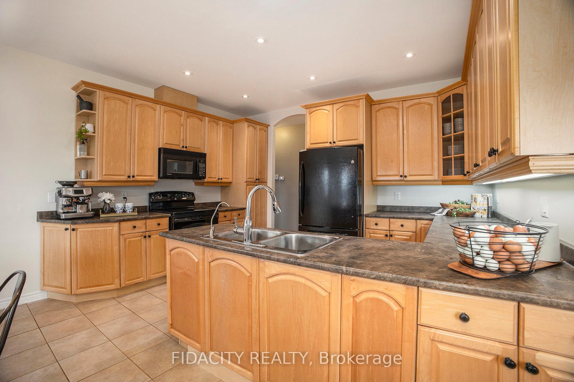 Photo 14 of 16 Canadian Drive, Ottawa, Remainder of Stittsville & Area — HOMEH