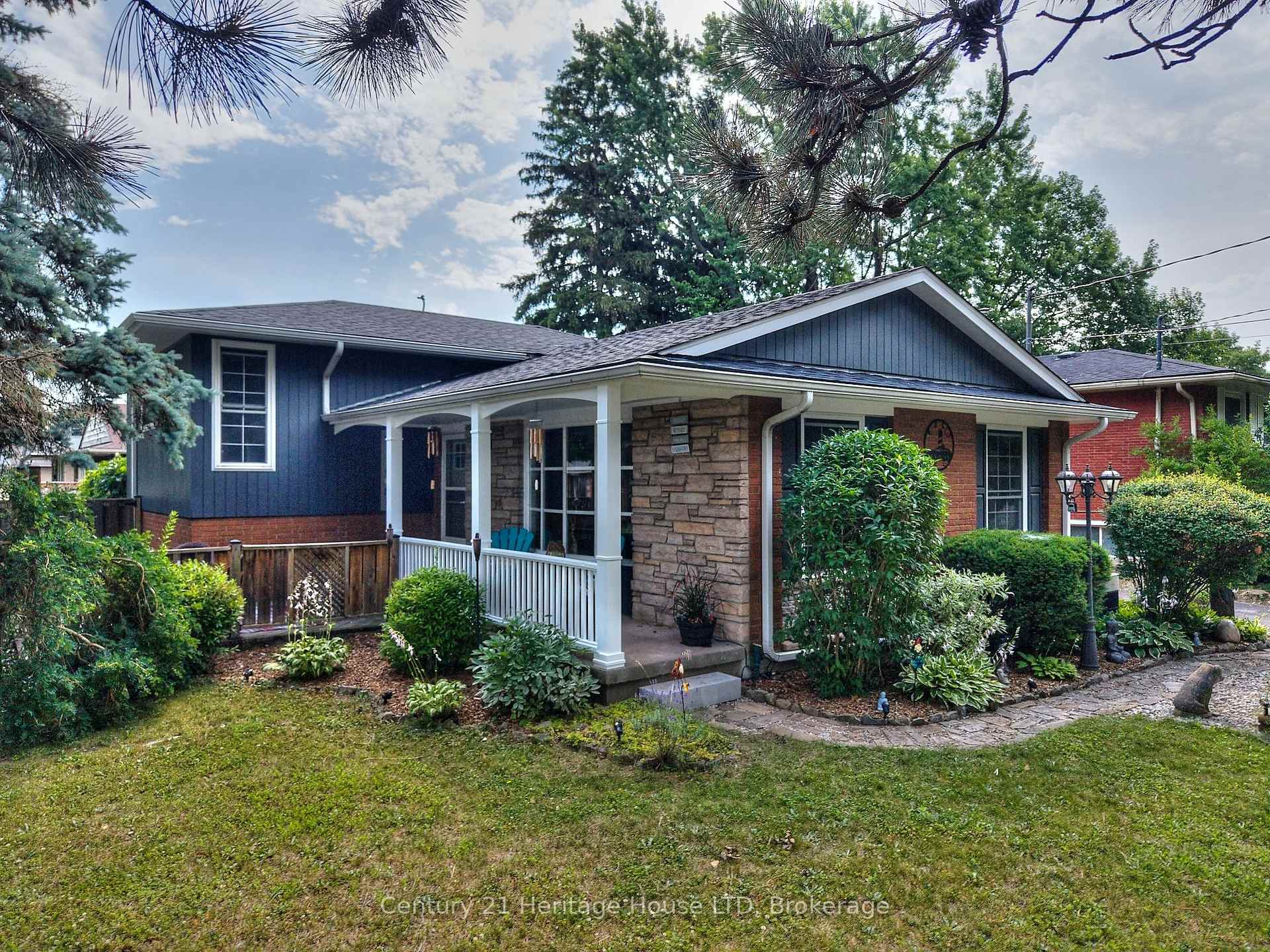 Photo 1 of 30 Cartier Drive, St. Catharines, Vine/Linwell — HOMEH