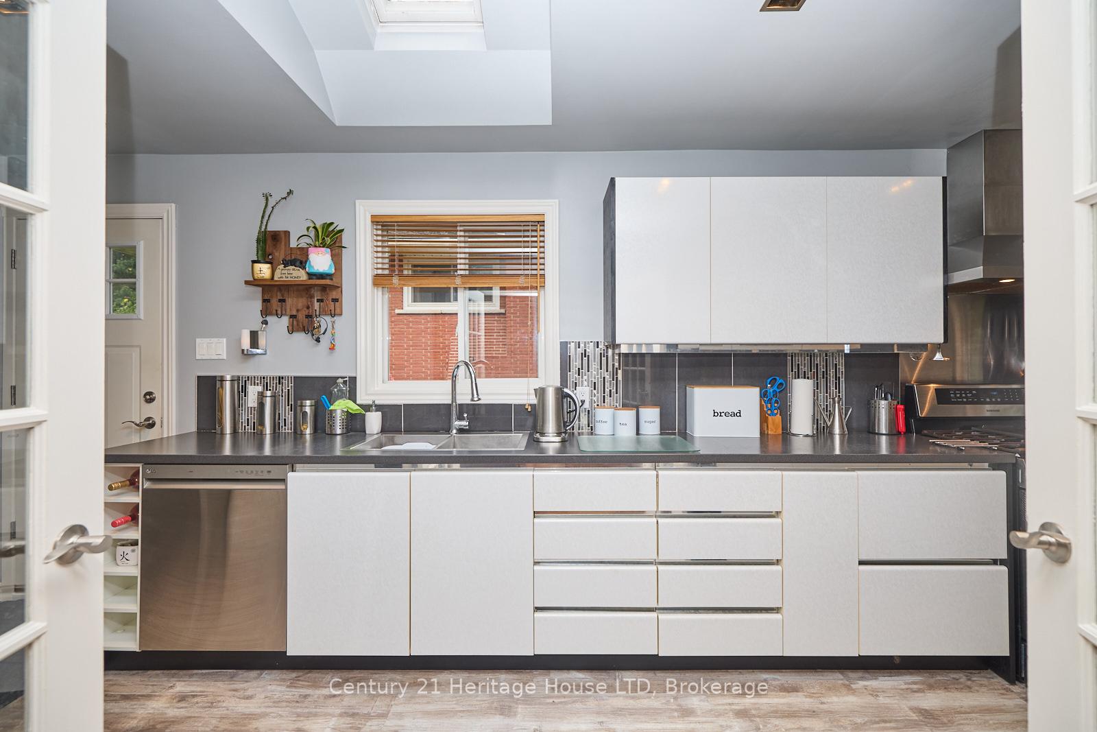 Photo 6 of 30 Cartier Drive, St. Catharines, Vine/Linwell — HOMEH