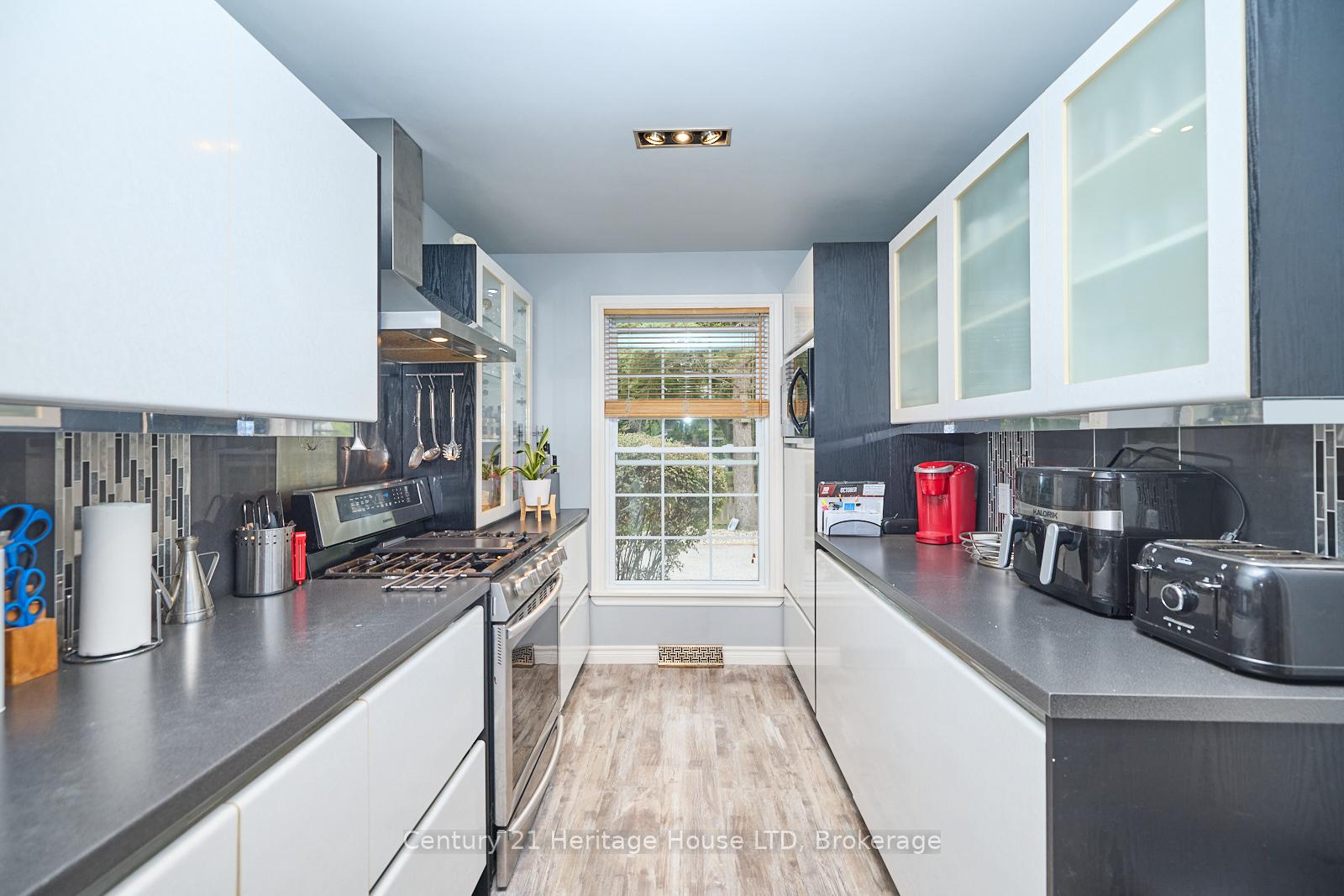 Photo 8 of 30 Cartier Drive, St. Catharines, Vine/Linwell — HOMEH