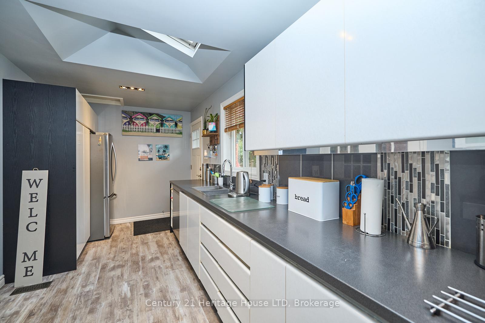 Photo 9 of 30 Cartier Drive, St. Catharines, Vine/Linwell — HOMEH