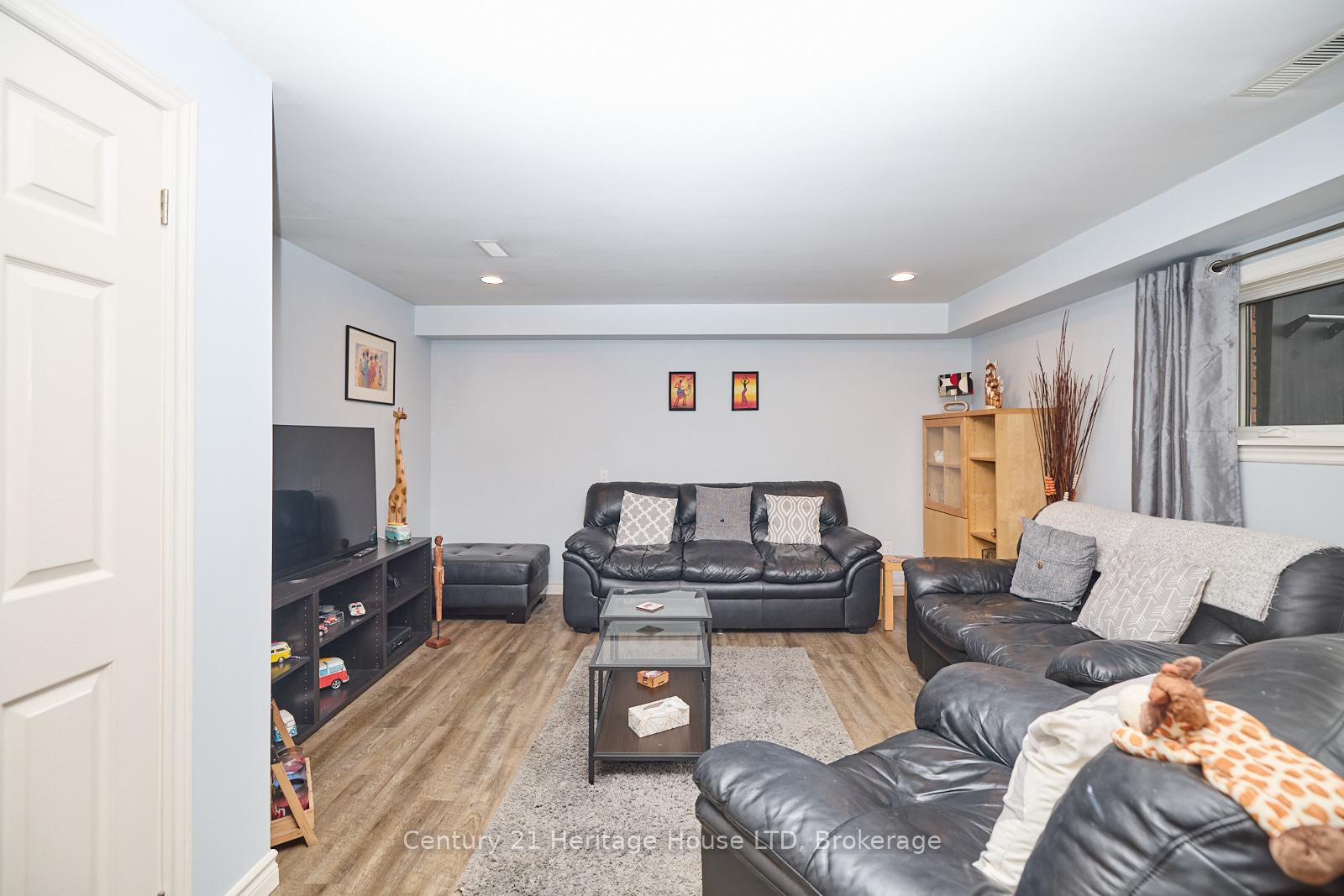 Photo 18 of 30 Cartier Drive, St. Catharines, Vine/Linwell — HOMEH