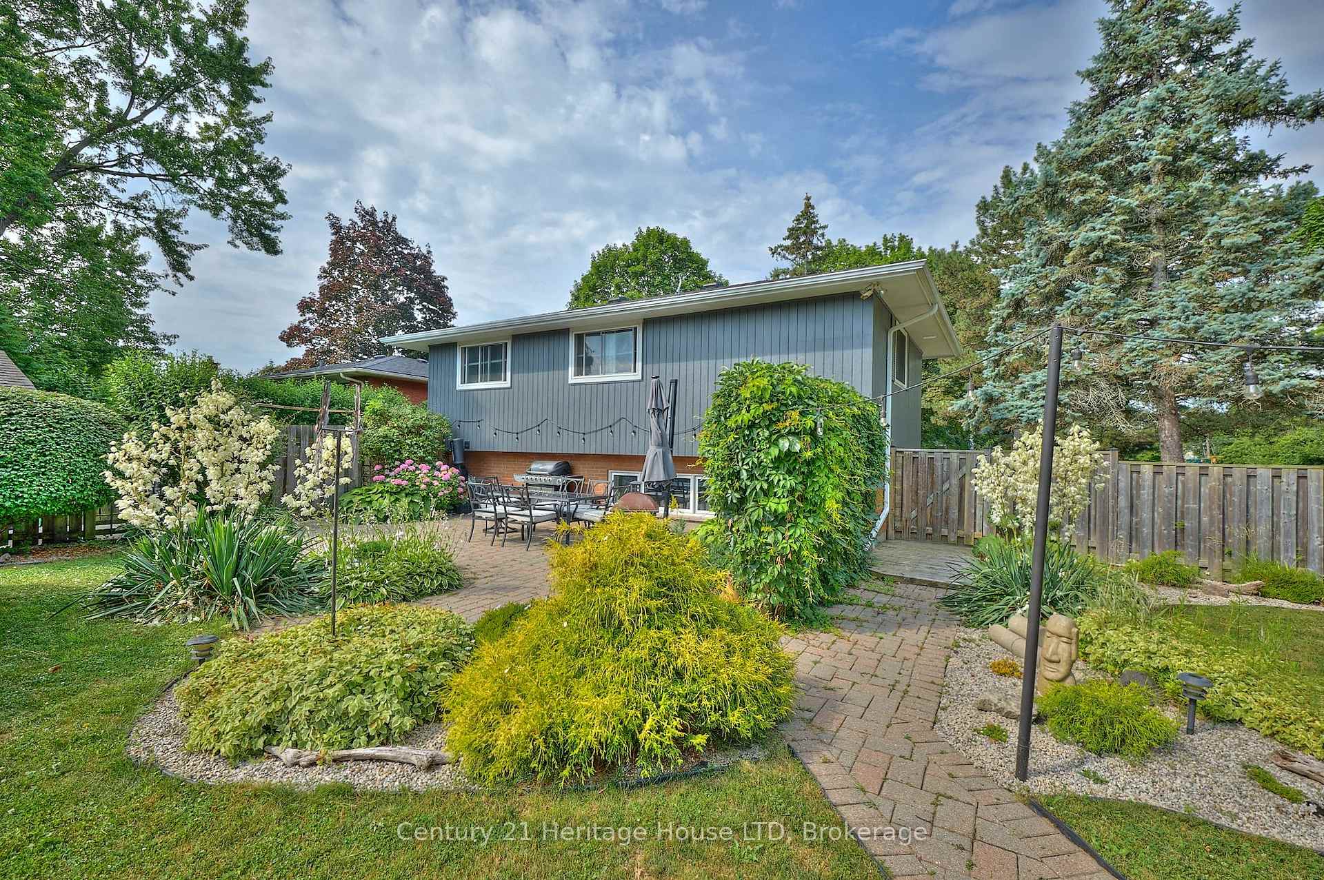 Photo 21 of 30 Cartier Drive, St. Catharines, Vine/Linwell — HOMEH