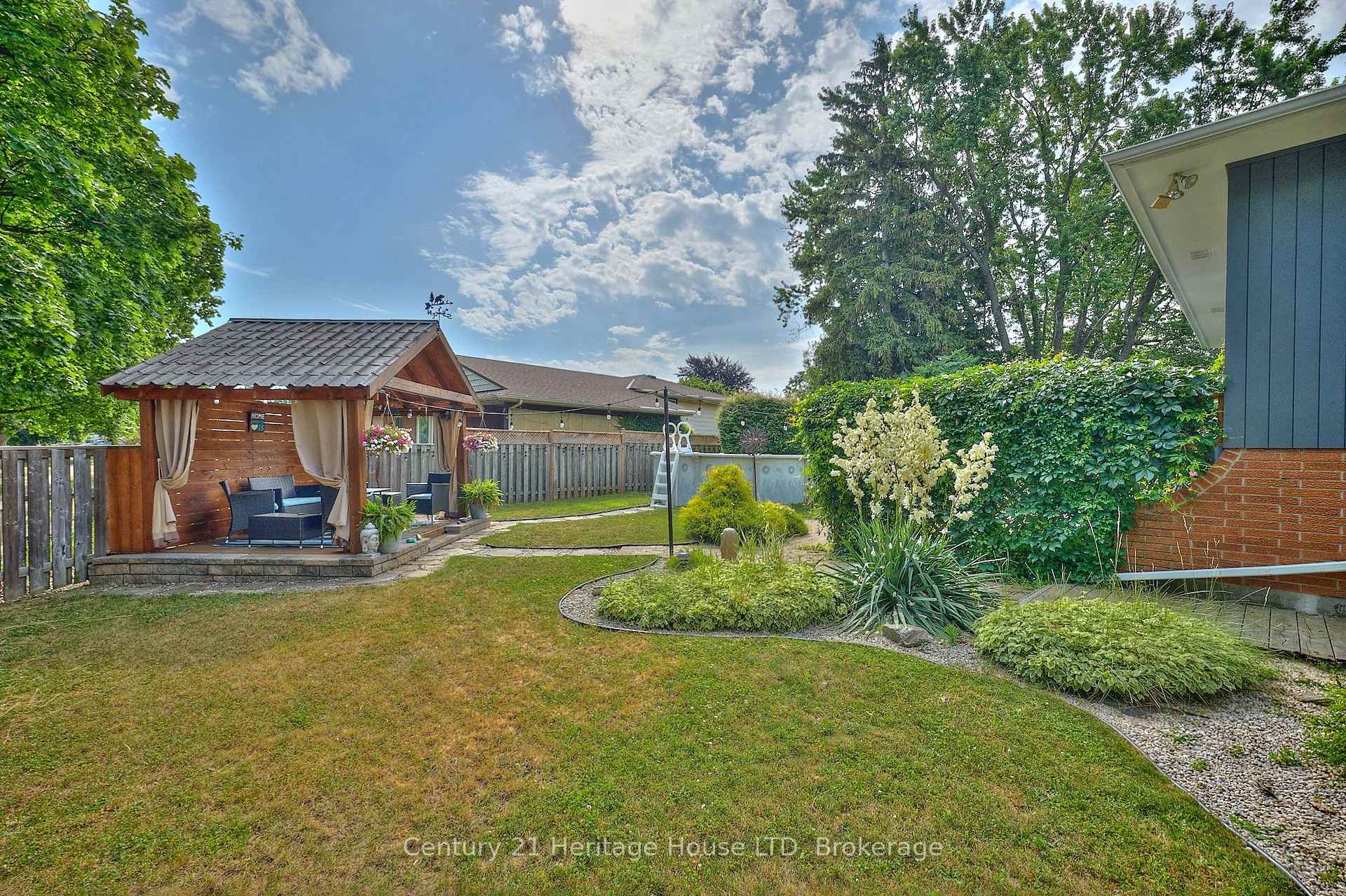 Photo 22 of 30 Cartier Drive, St. Catharines, Vine/Linwell — HOMEH