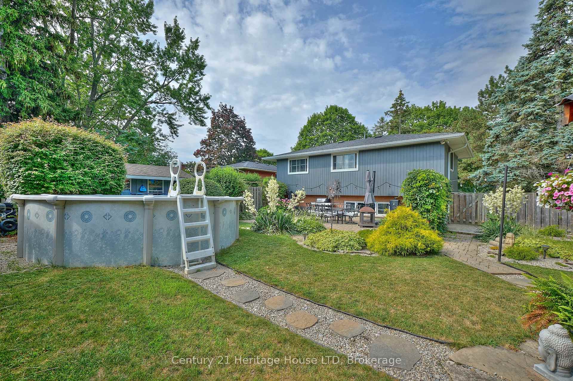Photo 24 of 30 Cartier Drive, St. Catharines, Vine/Linwell — HOMEH