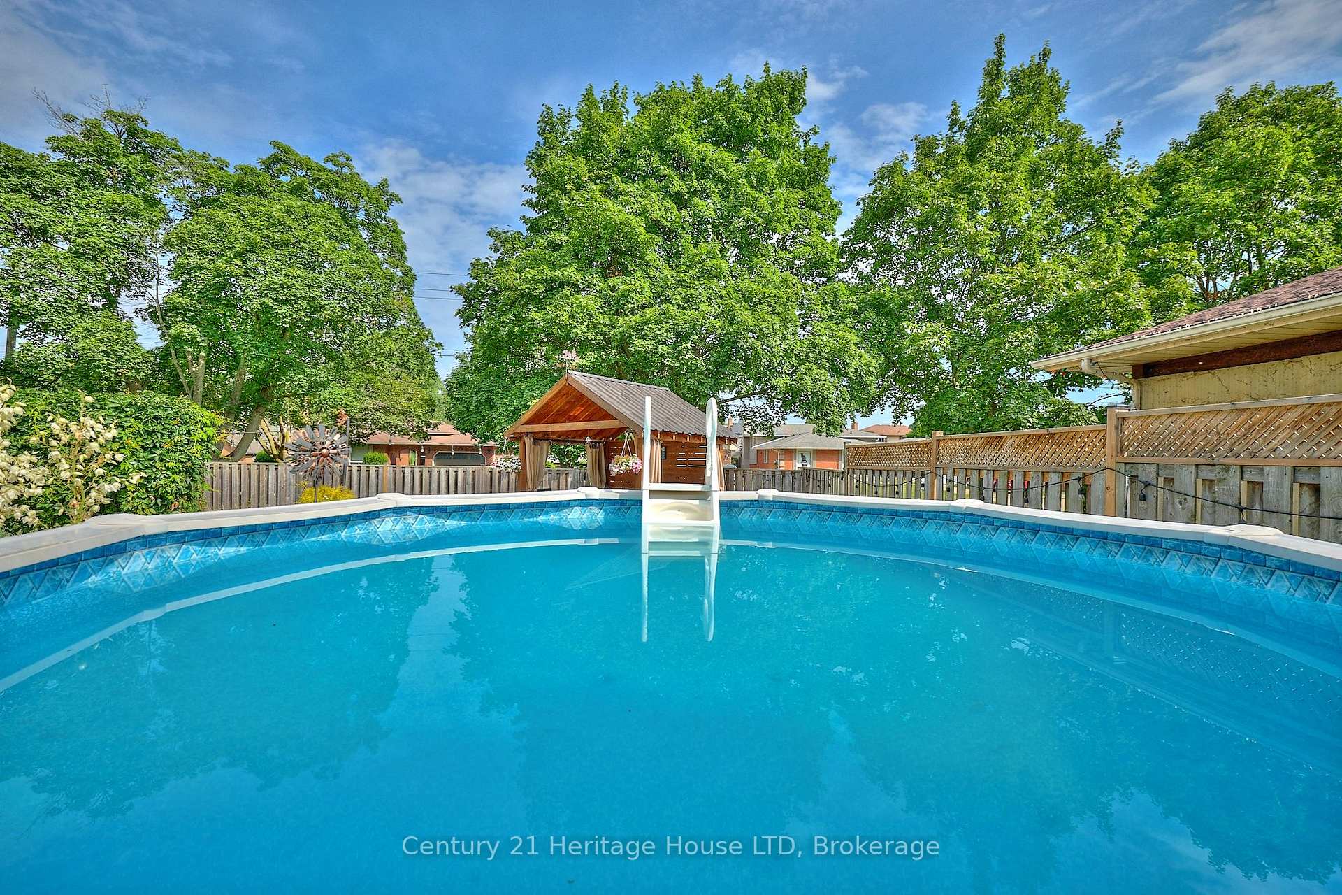 Photo 25 of 30 Cartier Drive, St. Catharines, Vine/Linwell — HOMEH