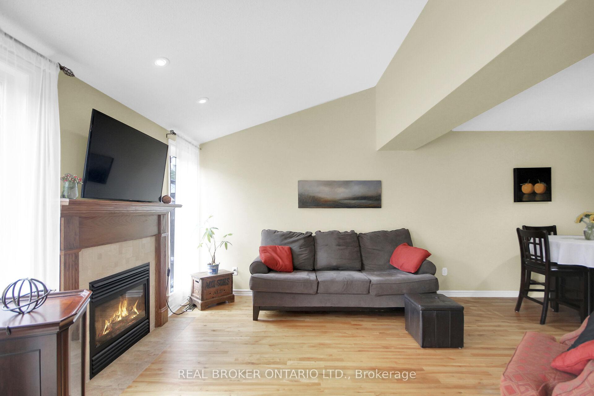 Photo 8 of 181 Talltree Crescent, Ottawa, Stittsville (Central) — HOMEH
