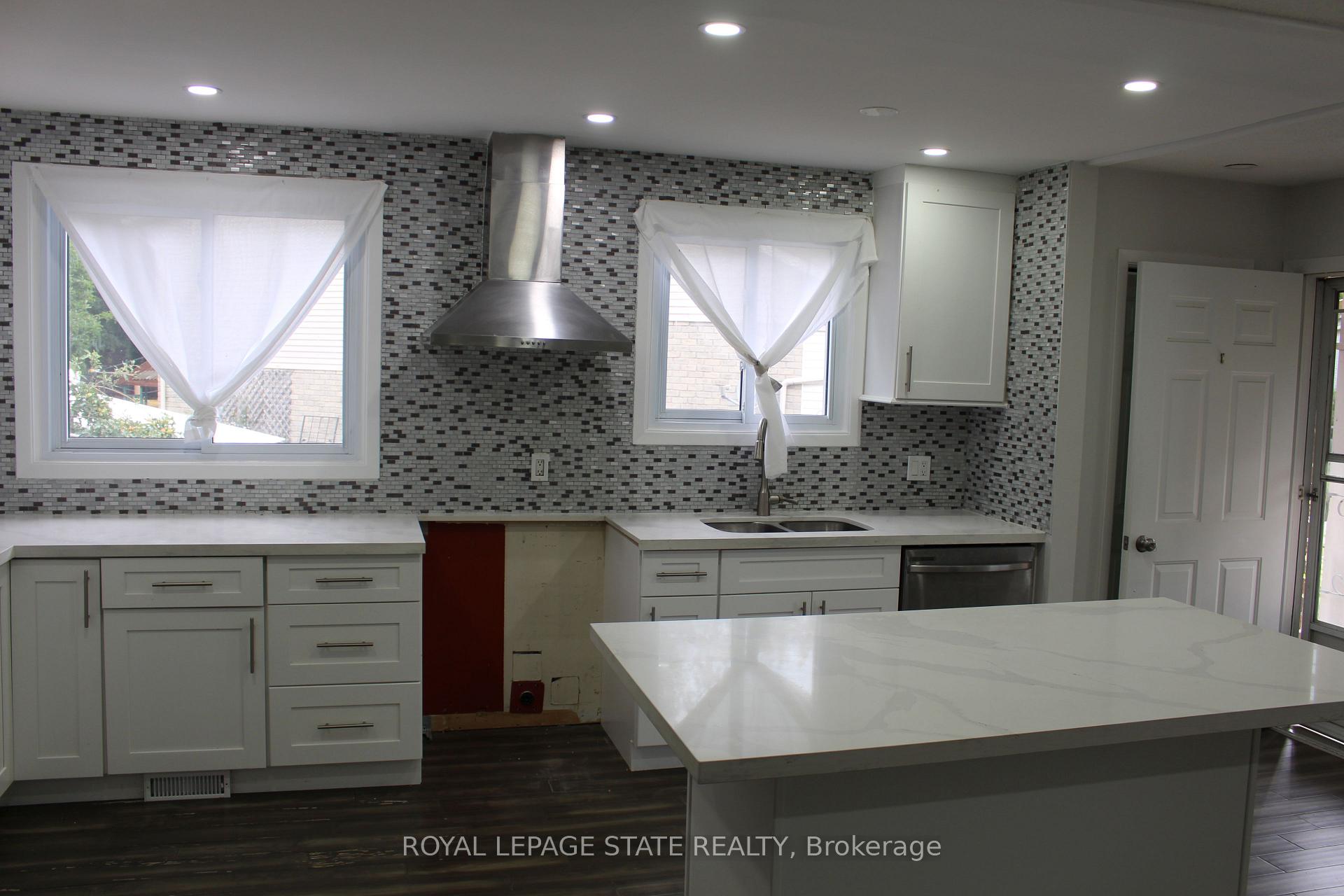Photo 4 of 19 cecelia Court, St. Catharines, Carlton/Bunting — HOMEH