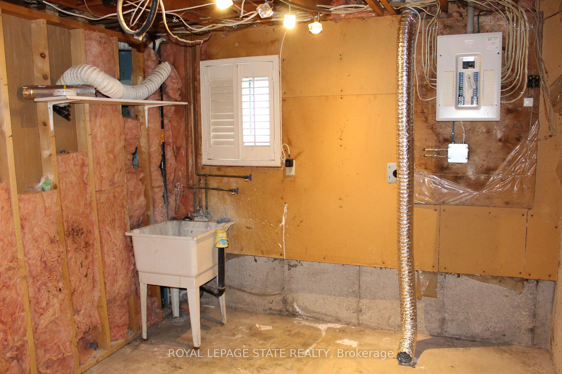 Photo 16 of 19 cecelia Court, St. Catharines, Carlton/Bunting — HOMEH