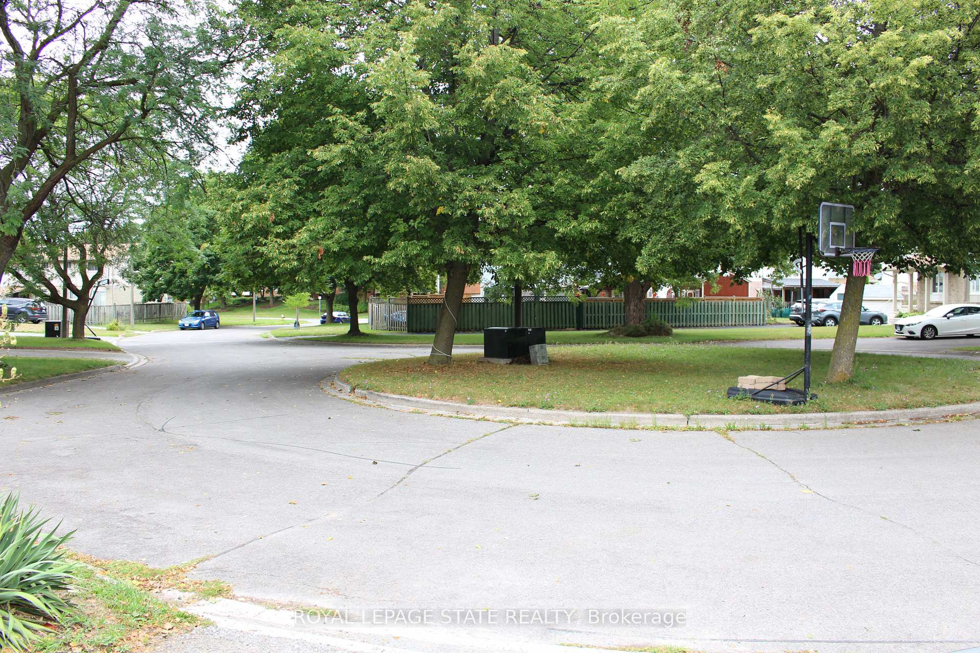 Photo 18 of 19 cecelia Court, St. Catharines, Carlton/Bunting — HOMEH