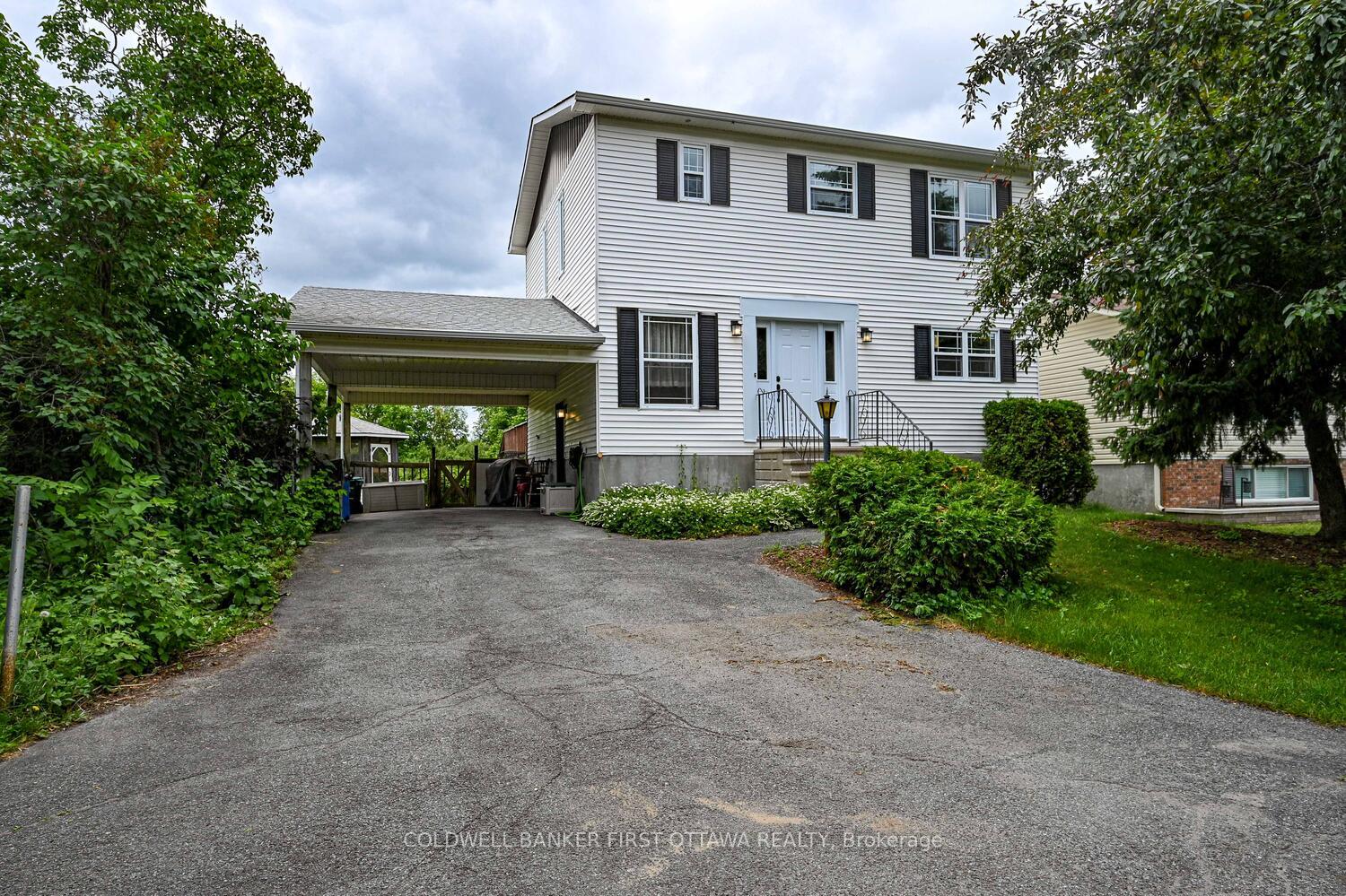 Front of 22 Poole Creek Crescent