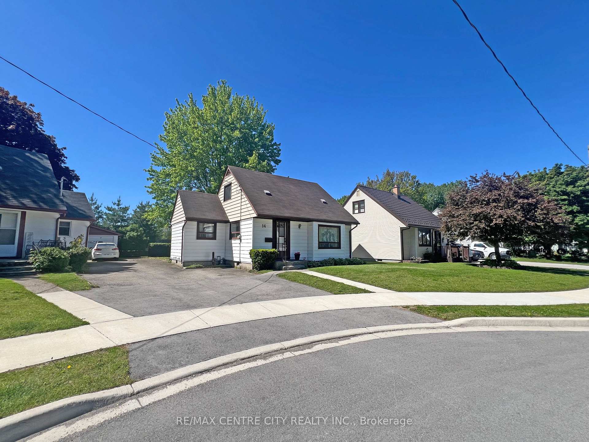 Photo 2 of 14 Bell Avenue, St. Thomas — HOMEH