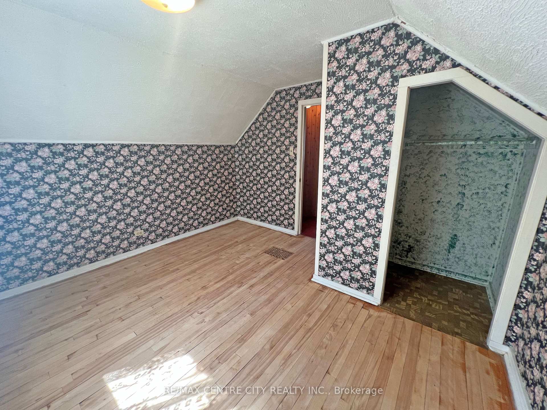 Photo 36 of 14 Bell Avenue, St. Thomas — HOMEH