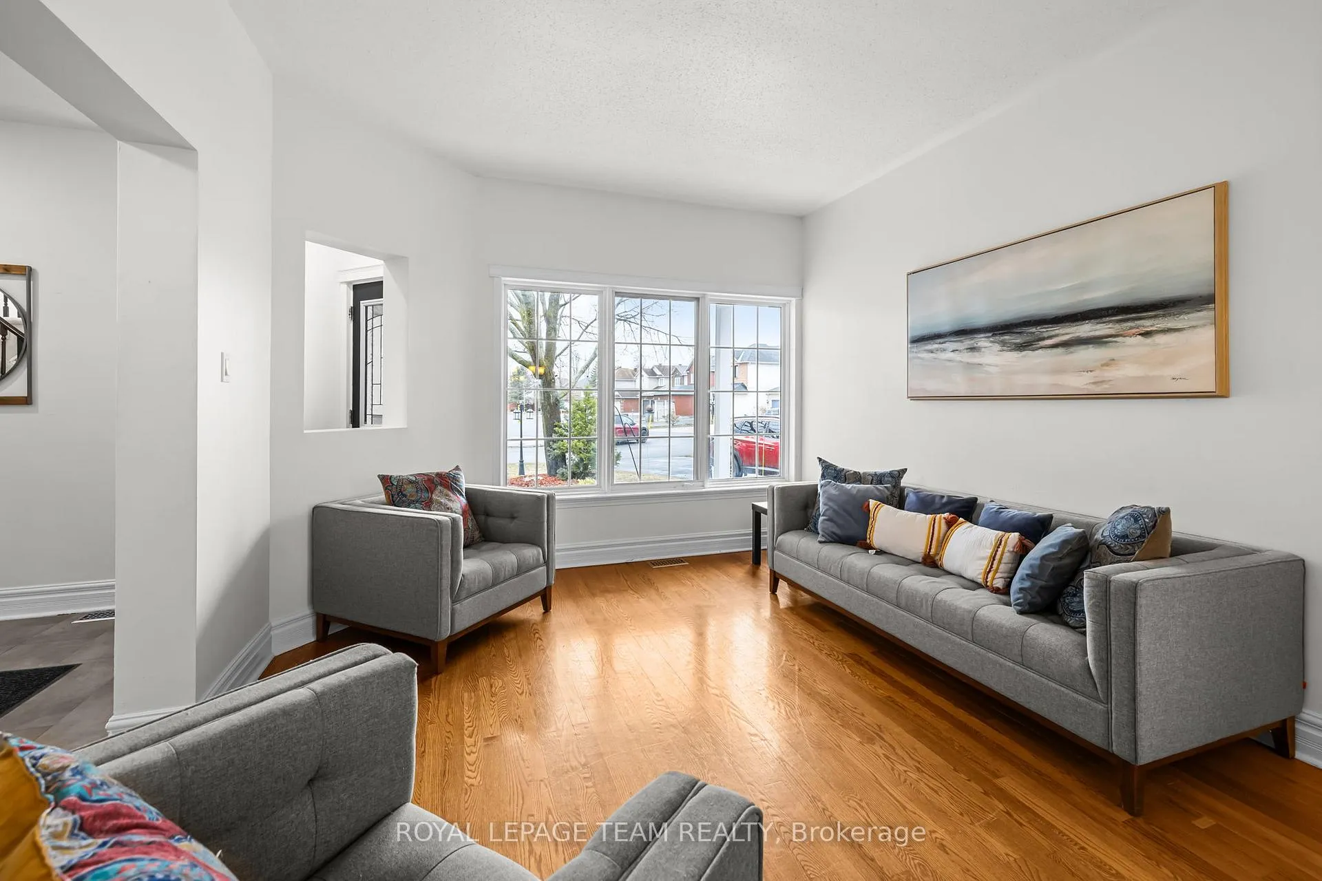 Photo 3 of 30 New Deighton Crescent, Ottawa, Barrhaven East — HOMEH