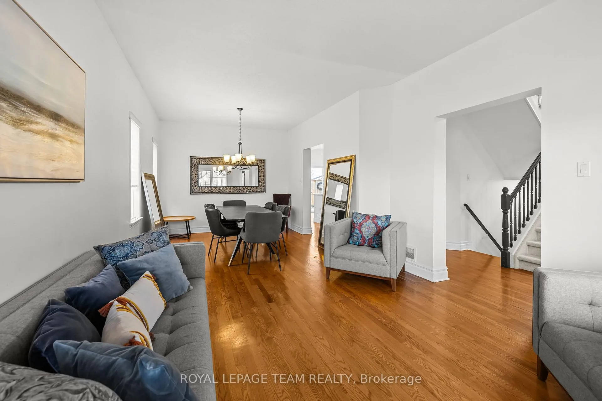 Photo 4 of 30 New Deighton Crescent, Ottawa, Barrhaven East — HOMEH